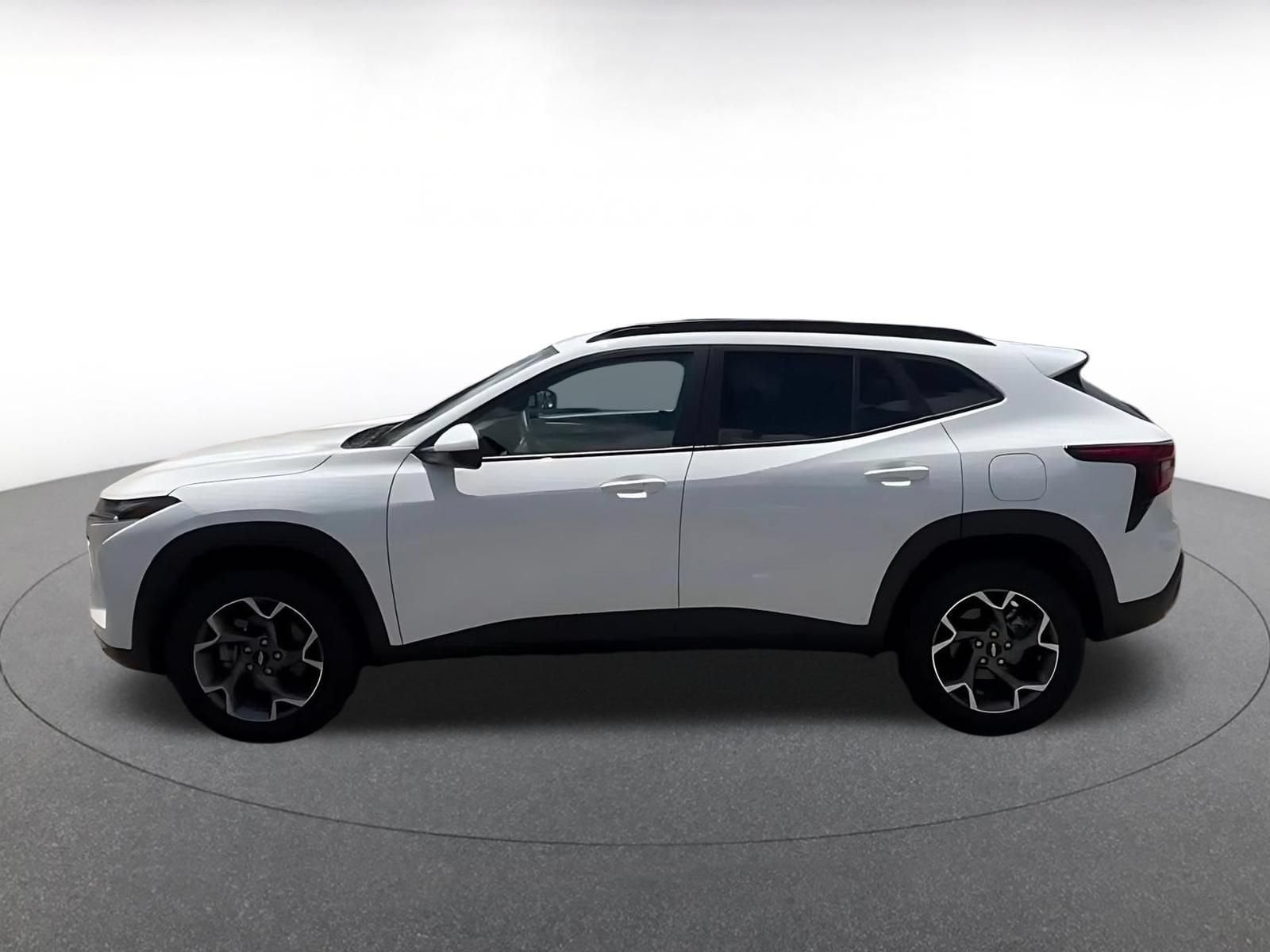 Thumbnail: 2025 Chevrolet Trax - 8