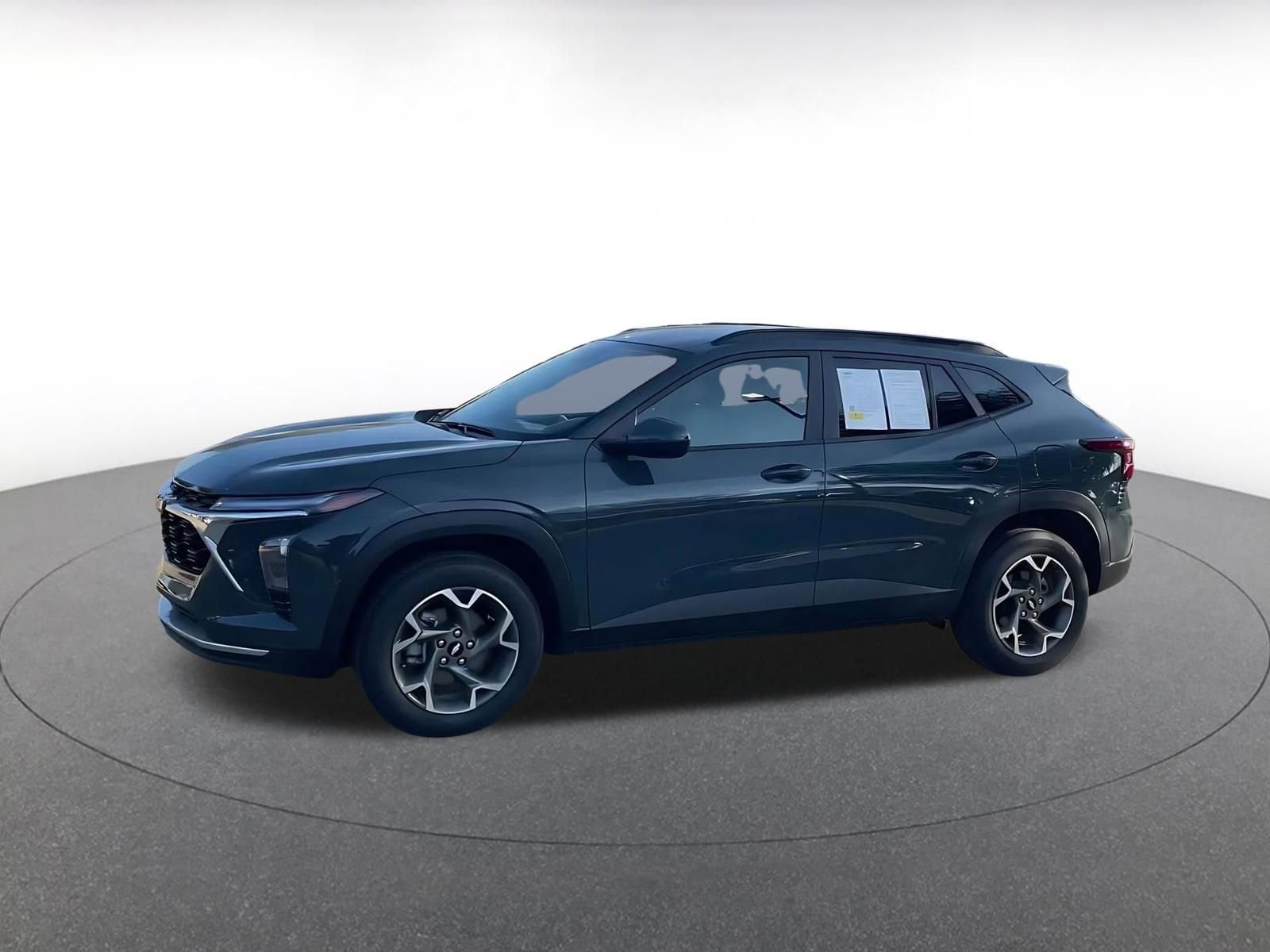 Thumbnail: 2025 Chevrolet Trax - 8