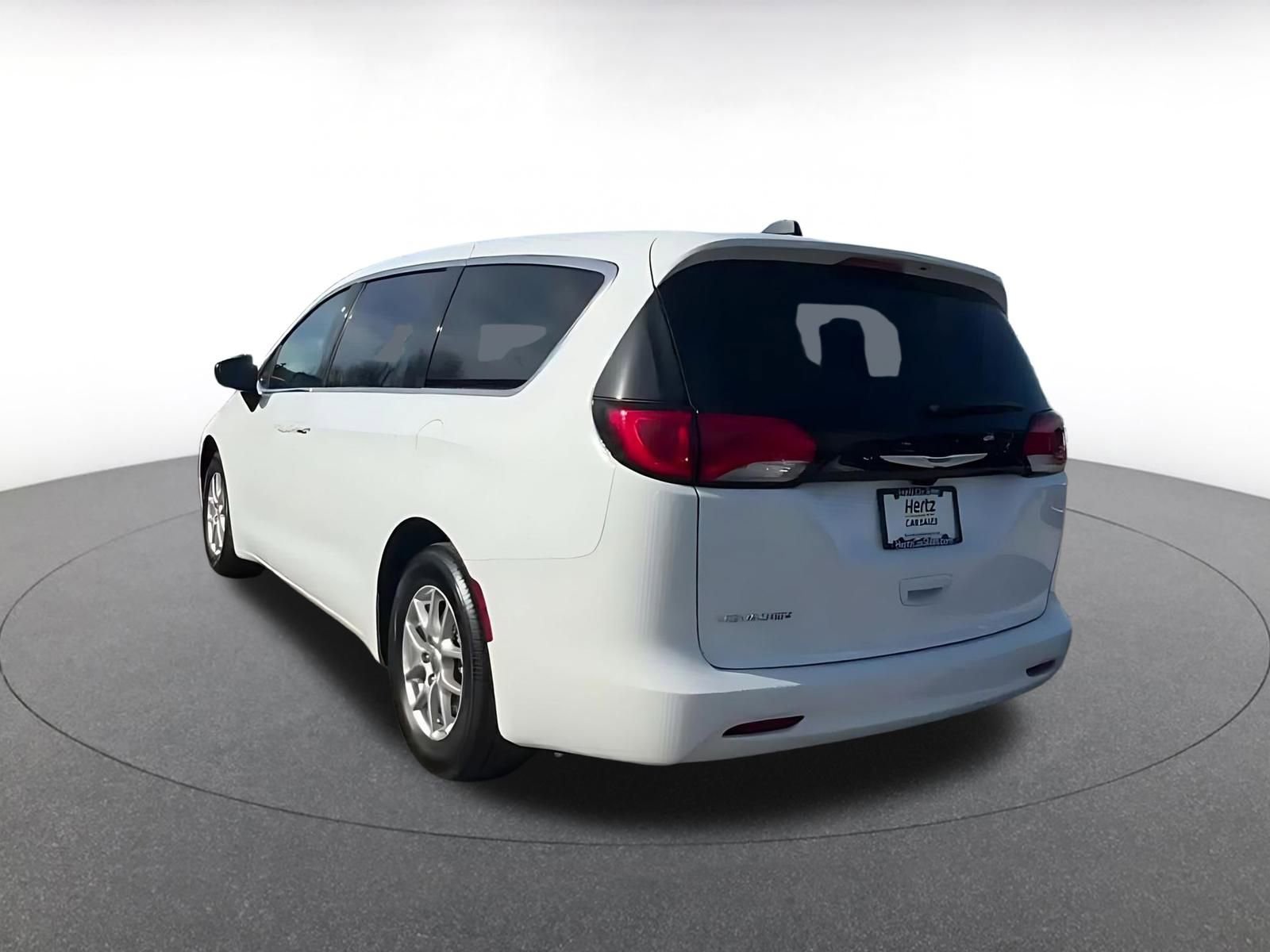 Thumbnail: 2024 Chrysler Voyager - 11