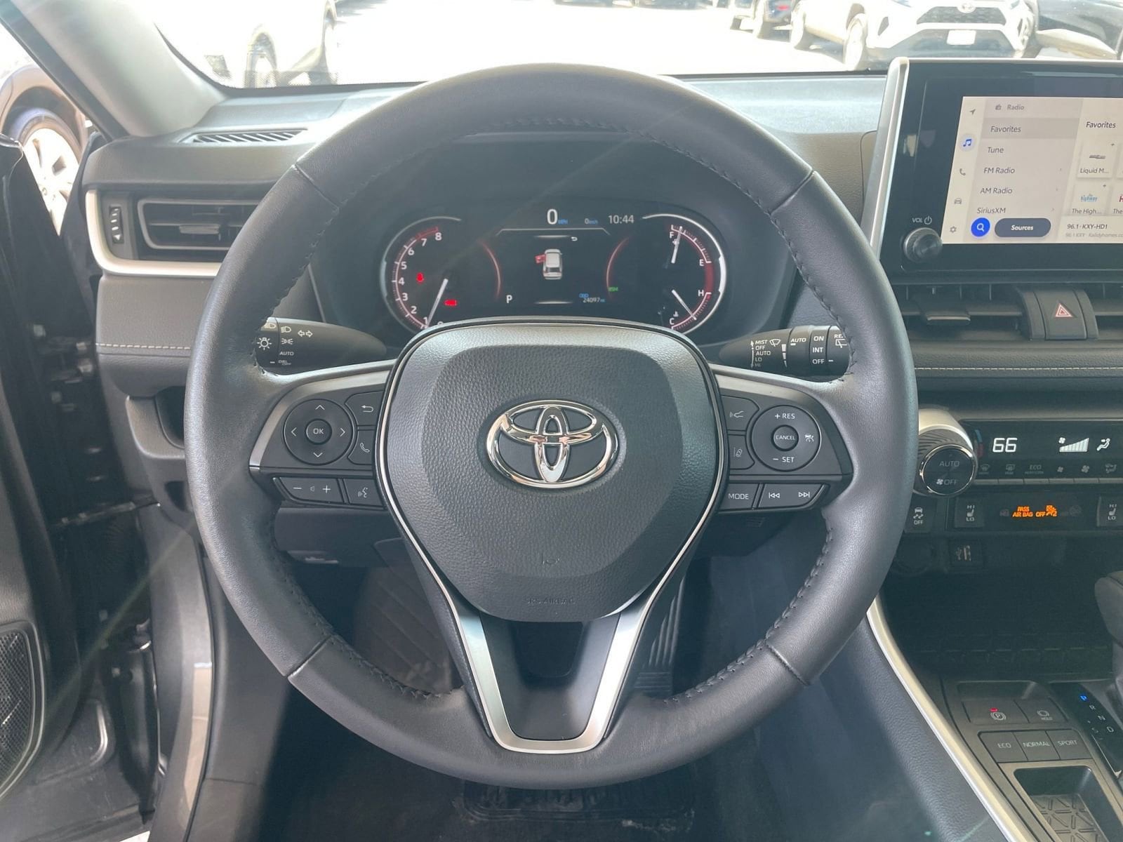 Thumbnail: 2025 Toyota RAV4 - 28