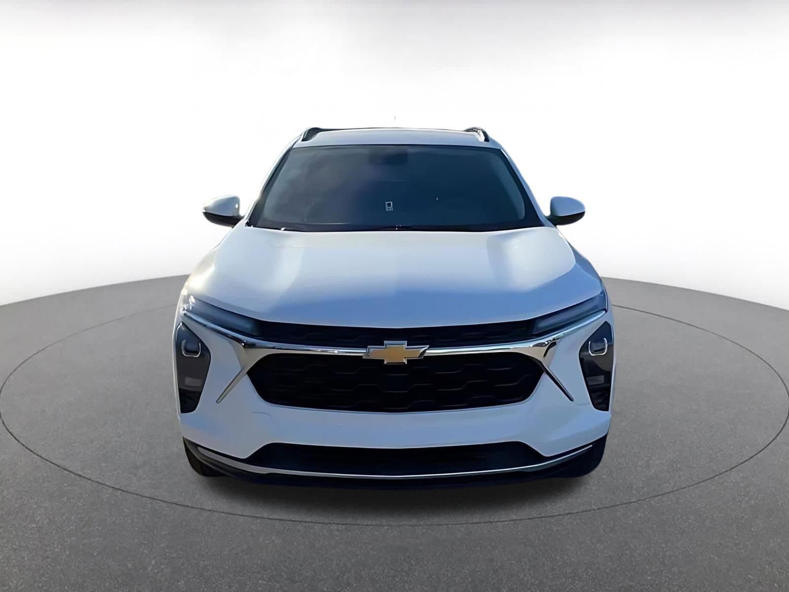 Thumbnail: 2025 Chevrolet Trax - 4