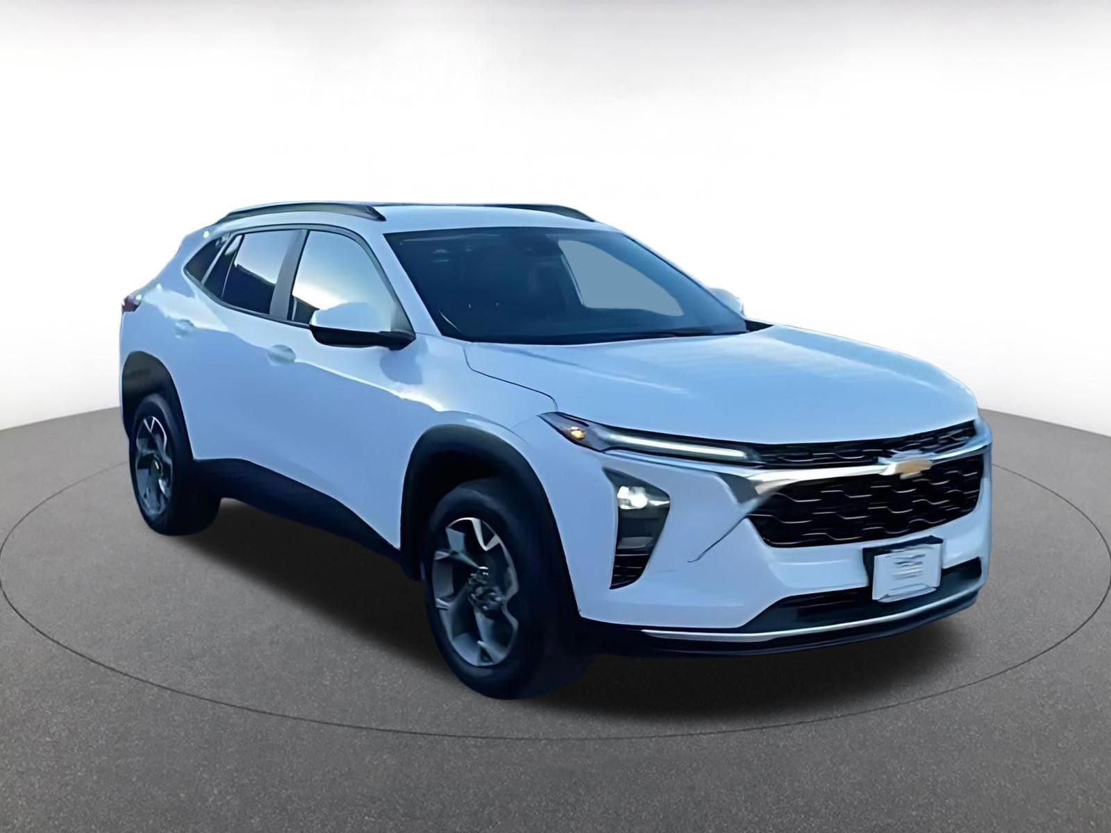 Thumbnail: 2025 Chevrolet Trax - 3