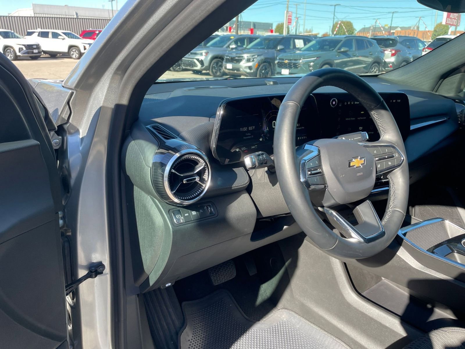 Thumbnail: 2025 Chevrolet Equinox - 33