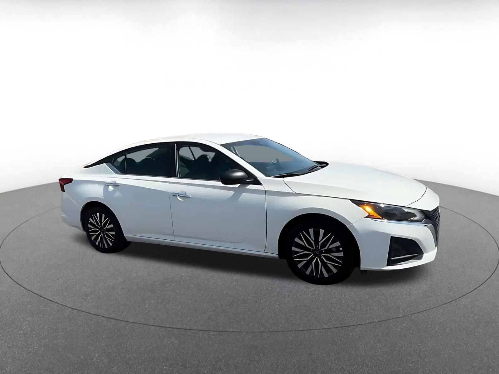 Thumbnail: 2025 Nissan Altima - 2