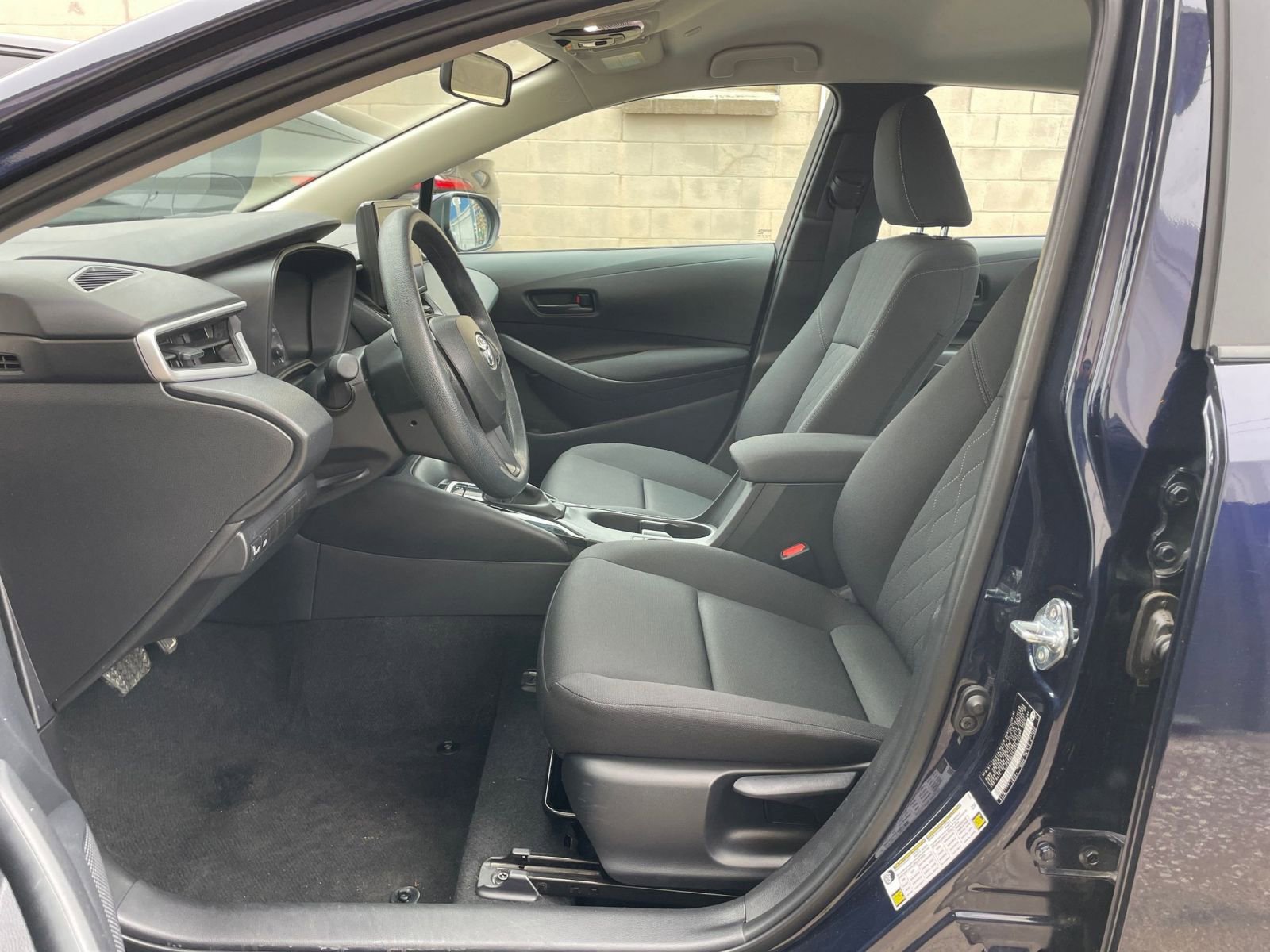 Thumbnail: 2025 Toyota Corolla - 25