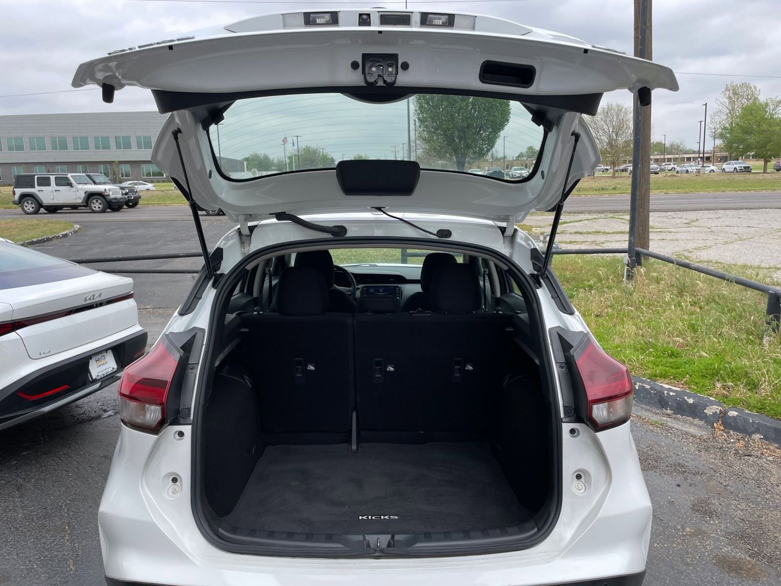 Thumbnail: 2024 Nissan Kicks - 30