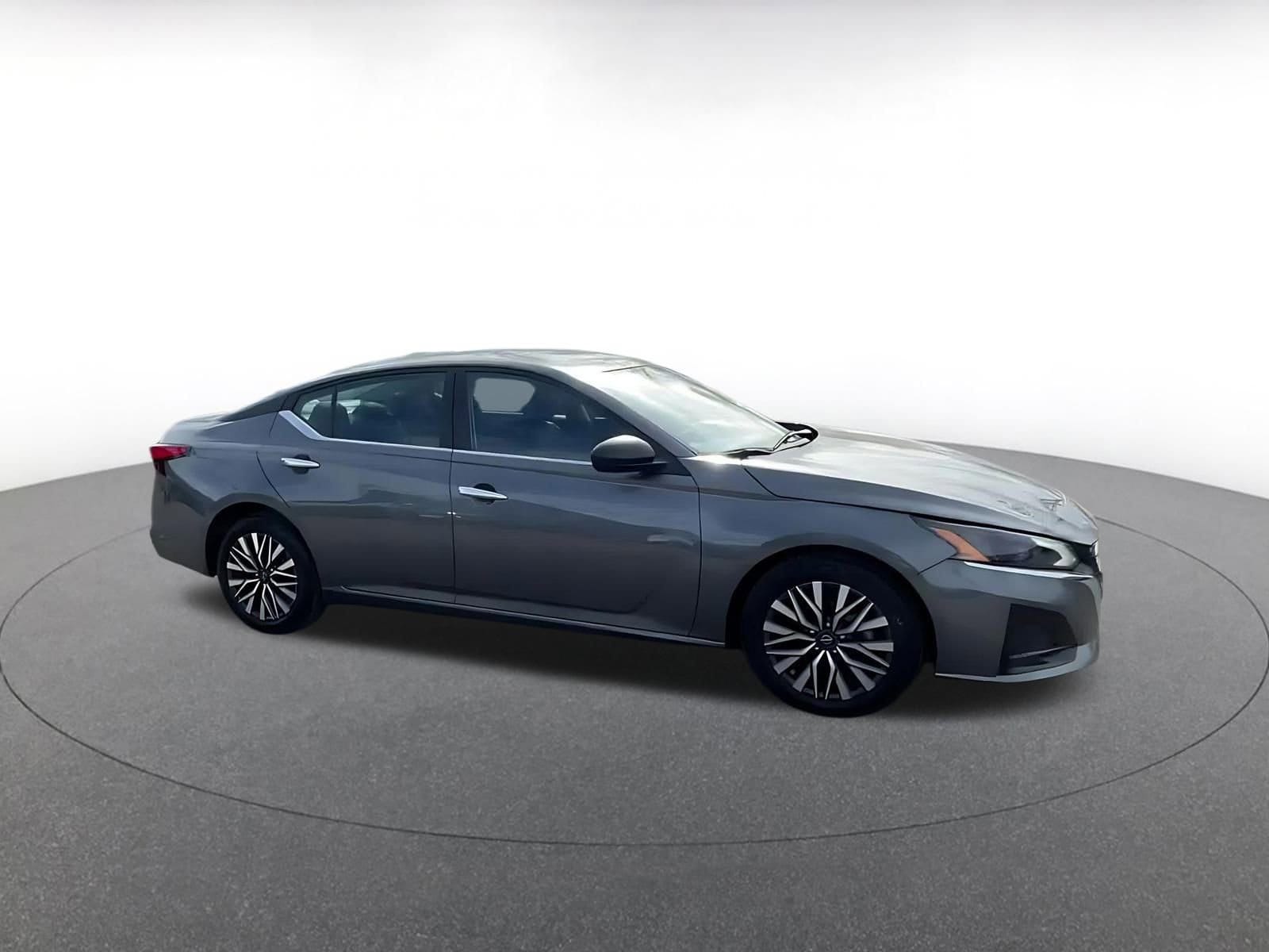 Thumbnail: 2025 Nissan Altima - 2