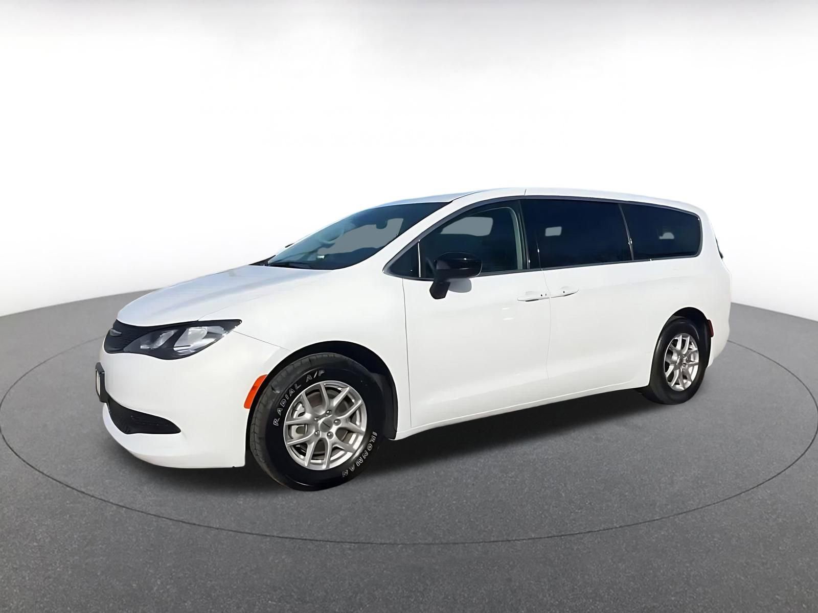 Thumbnail: 2024 Chrysler Voyager - 8