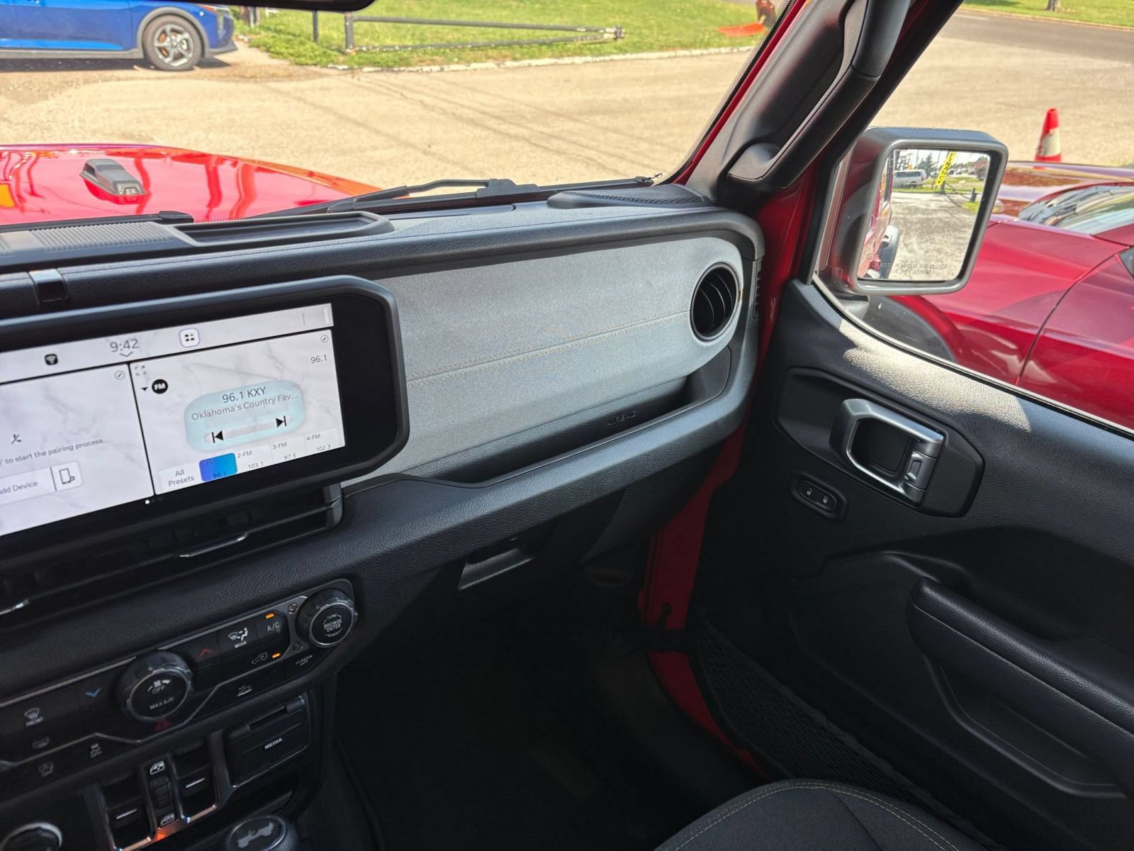 Thumbnail: 2025 Jeep Wrangler - 34