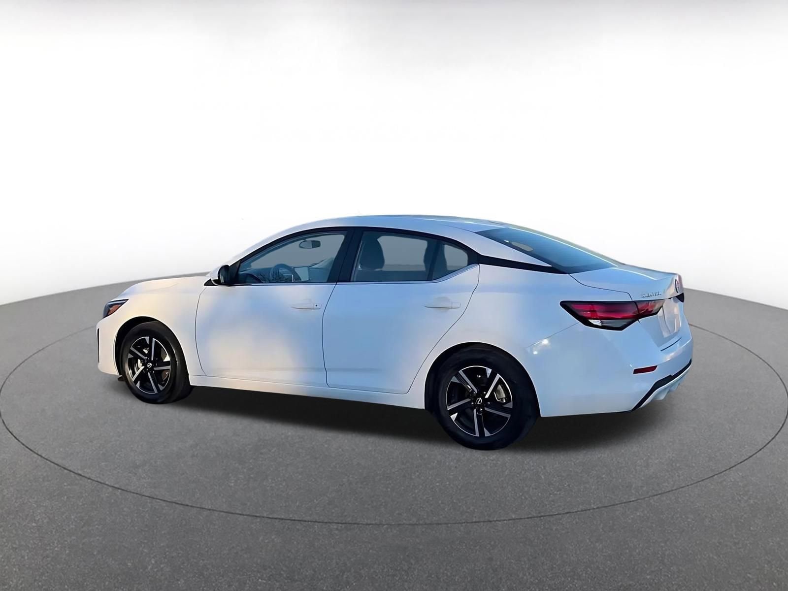 Thumbnail: 2025 Nissan Sentra - 10