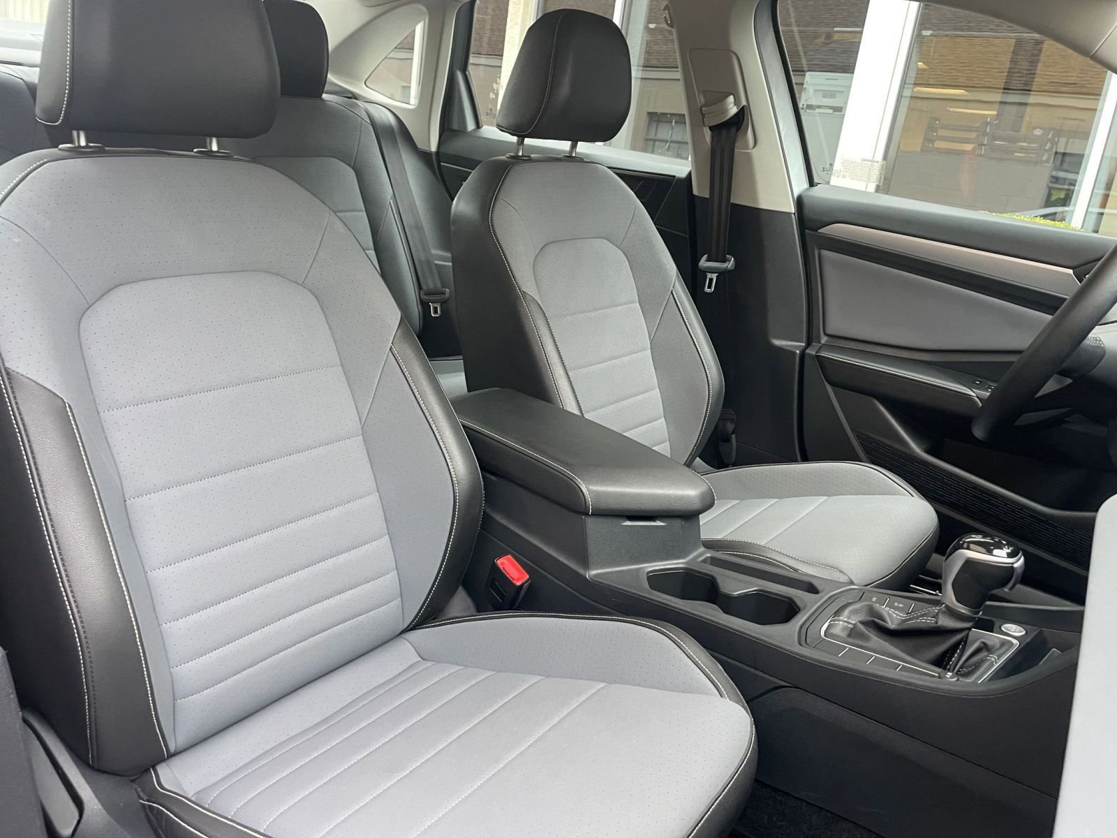 Thumbnail: 2025 Volkswagen Jetta - 35