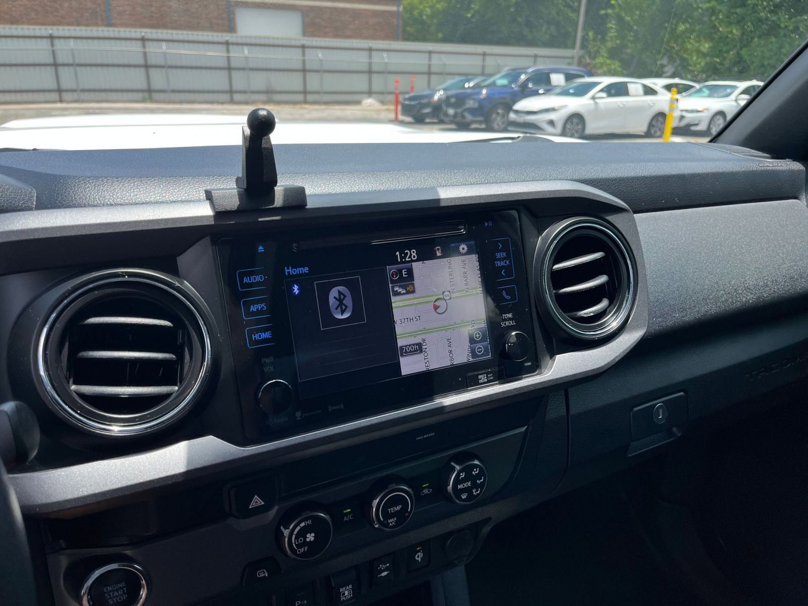 Thumbnail: 2019 Toyota Tacoma - 21