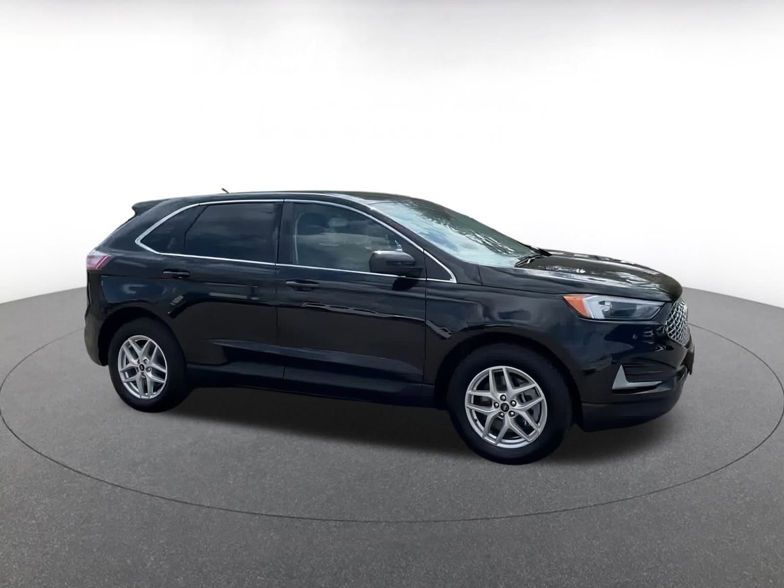 Thumbnail: 2024 Ford Edge - 2