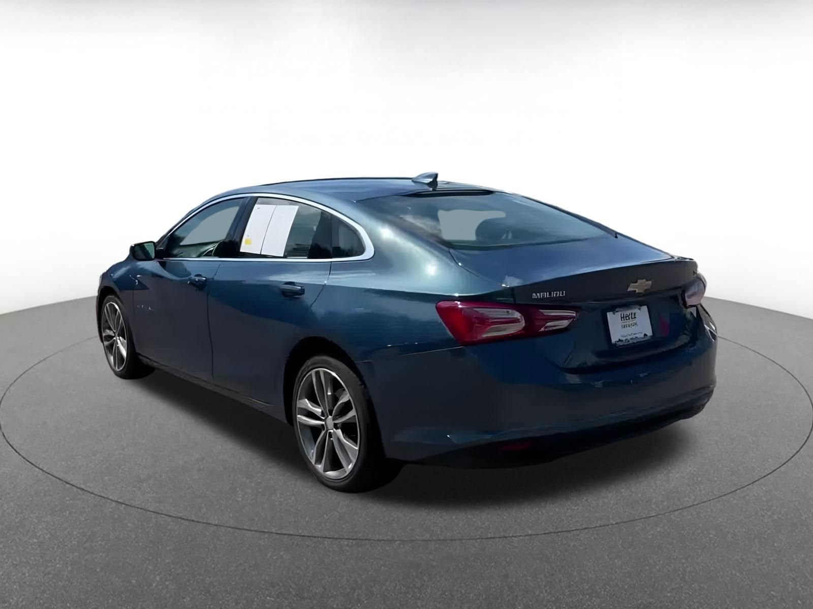 Thumbnail: 2024 Chevrolet Malibu - 10