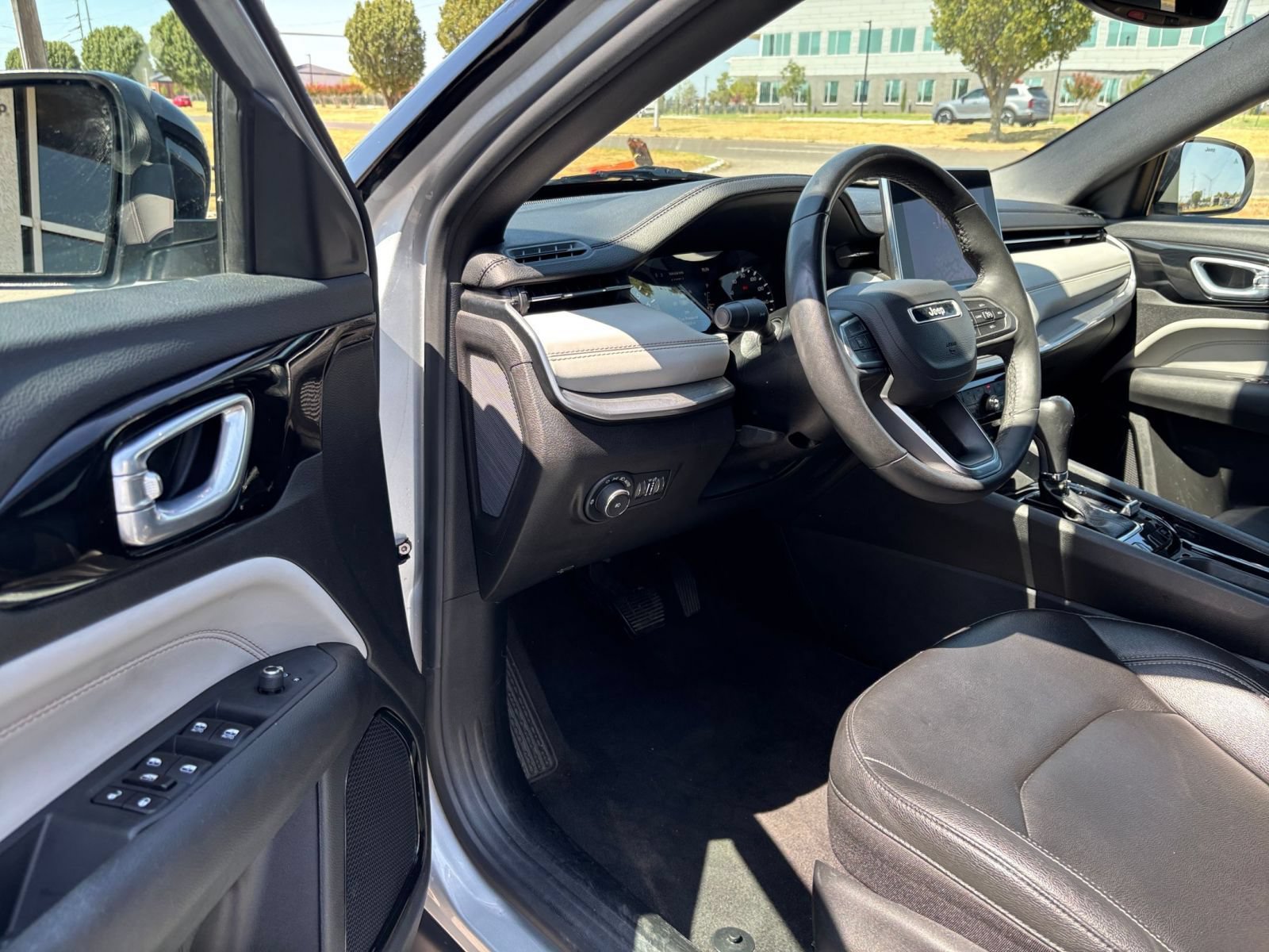 Thumbnail: 2025 Jeep Compass - 34
