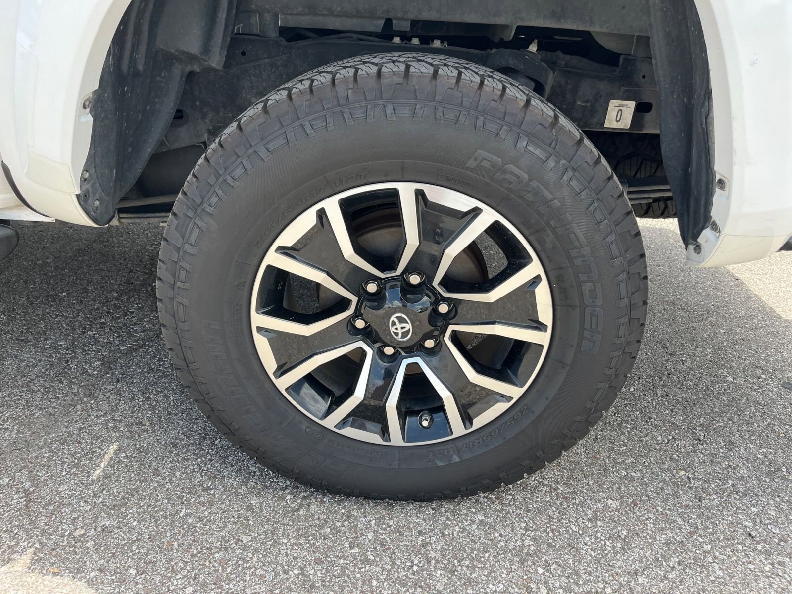 Thumbnail: 2019 Toyota Tacoma - 28
