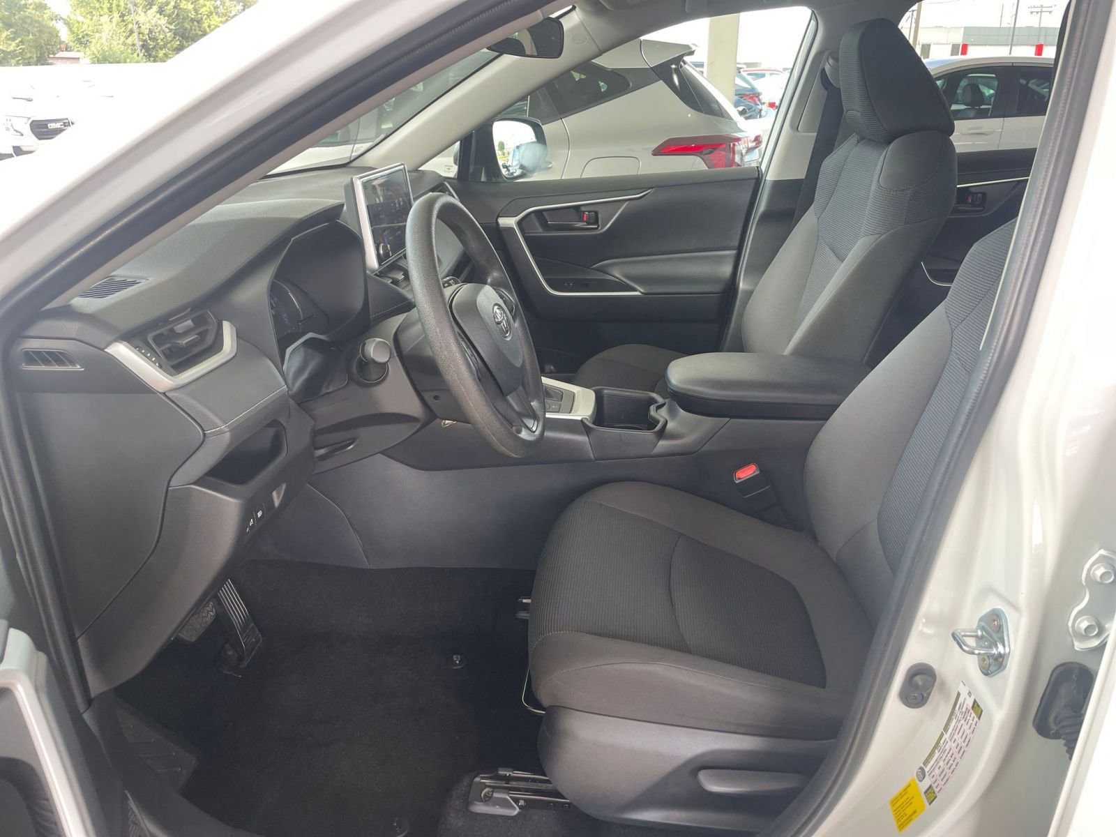 Thumbnail: 2025 Toyota RAV4 - 25