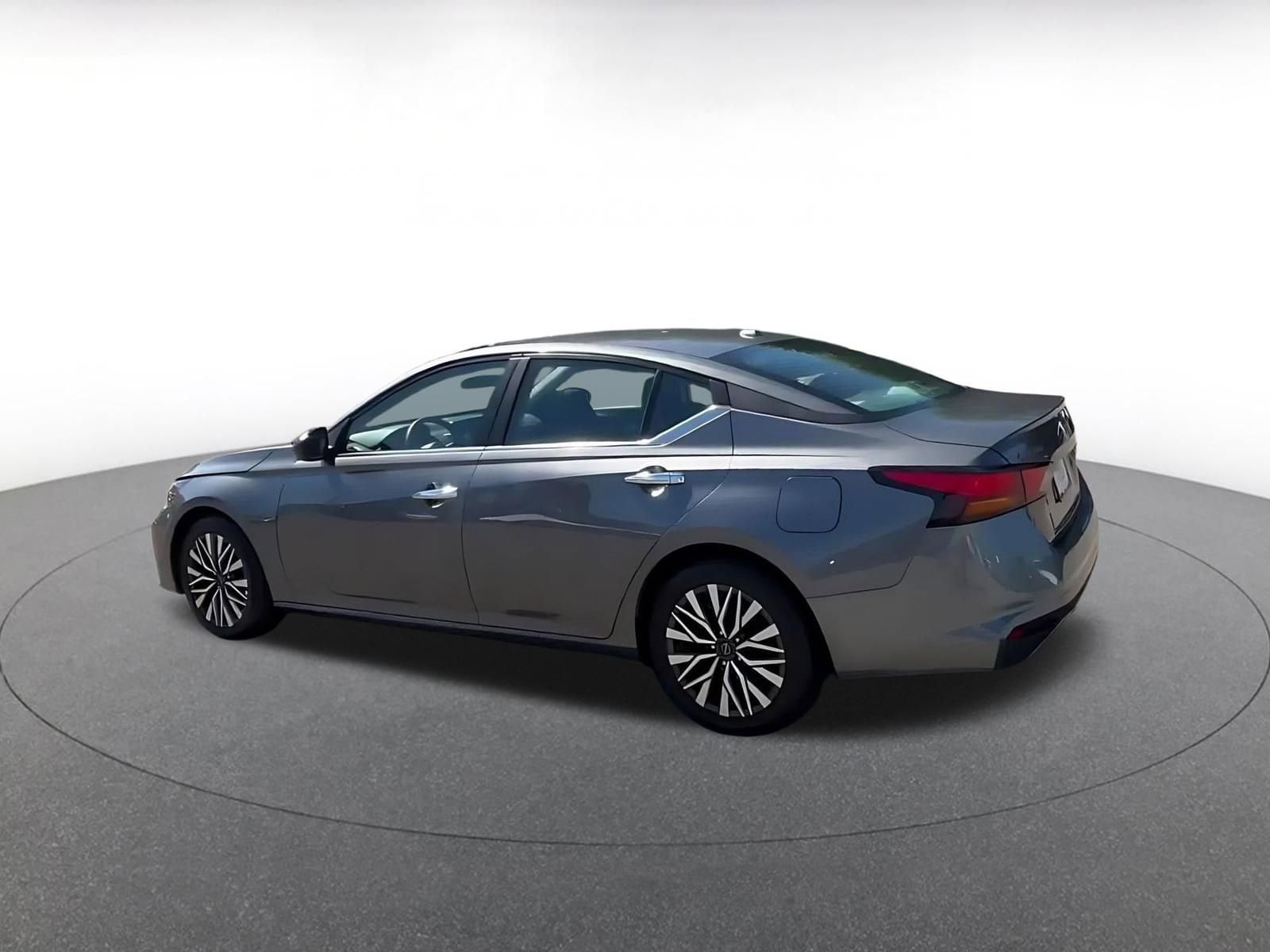 Thumbnail: 2025 Nissan Altima - 10