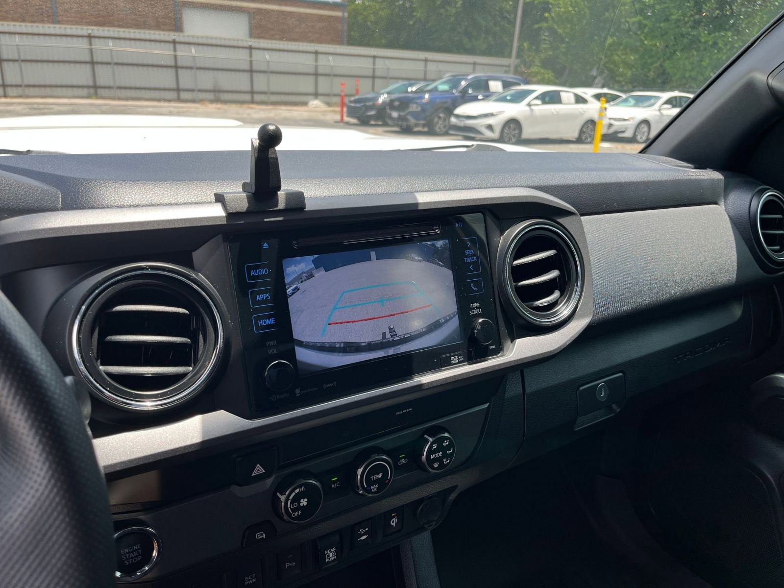 Thumbnail: 2019 Toyota Tacoma - 17