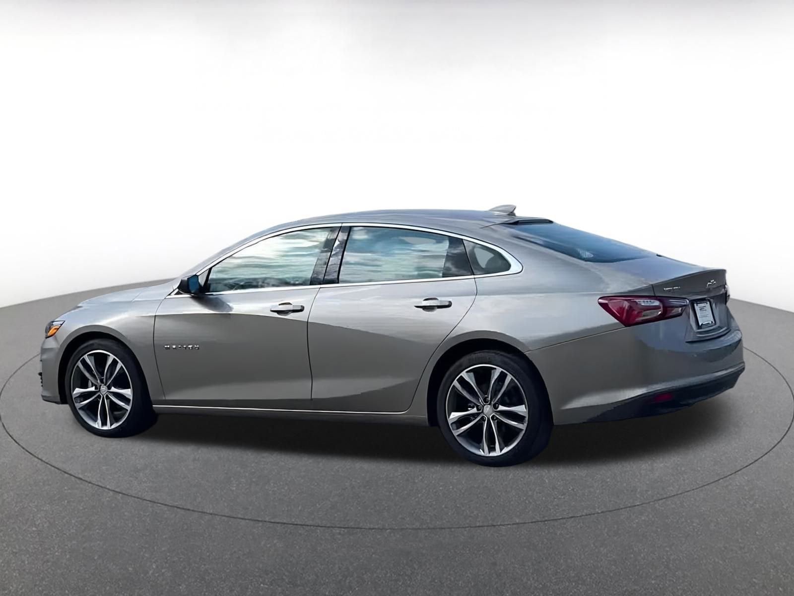 Thumbnail: 2024 Chevrolet Malibu - 10