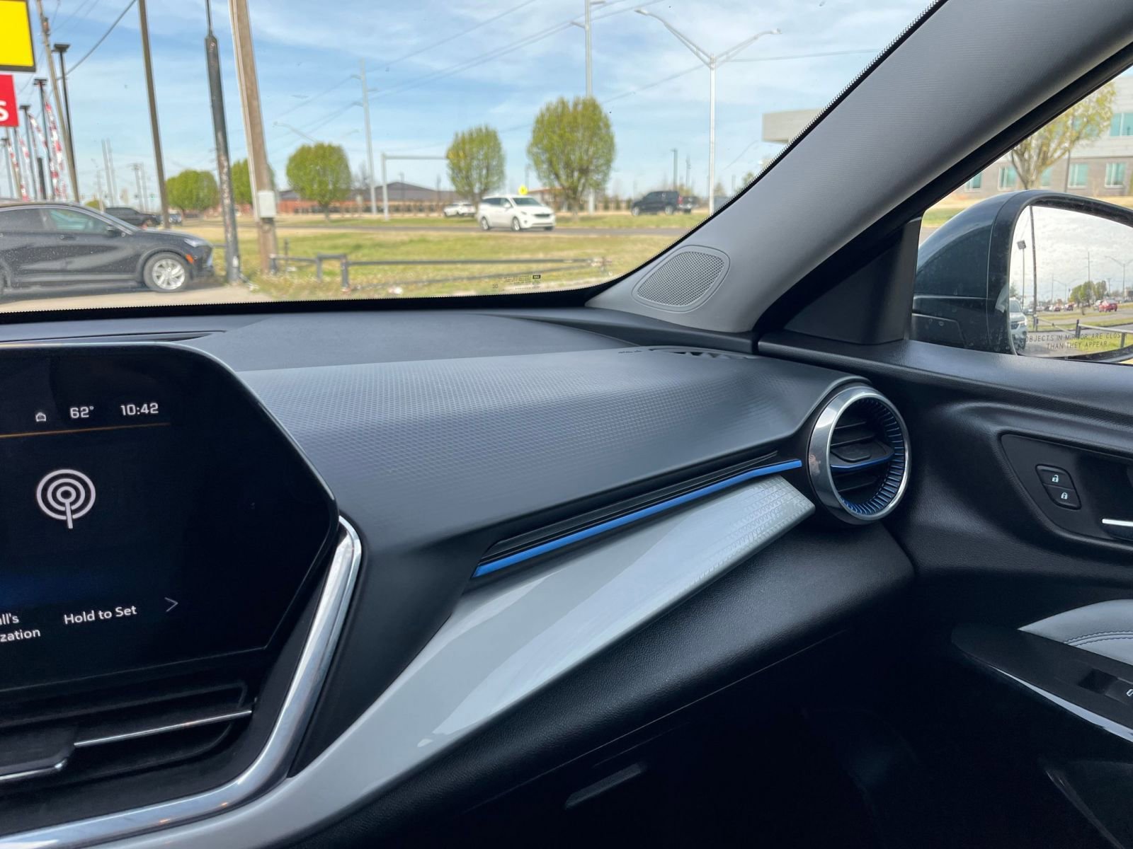 Thumbnail: 2025 Chevrolet Trax - 34