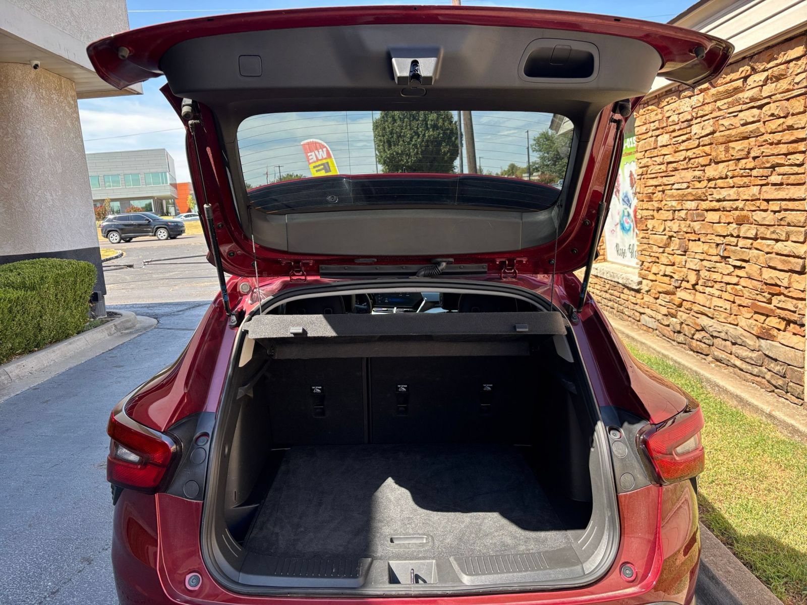 Thumbnail: 2025 Chevrolet Trax - 31