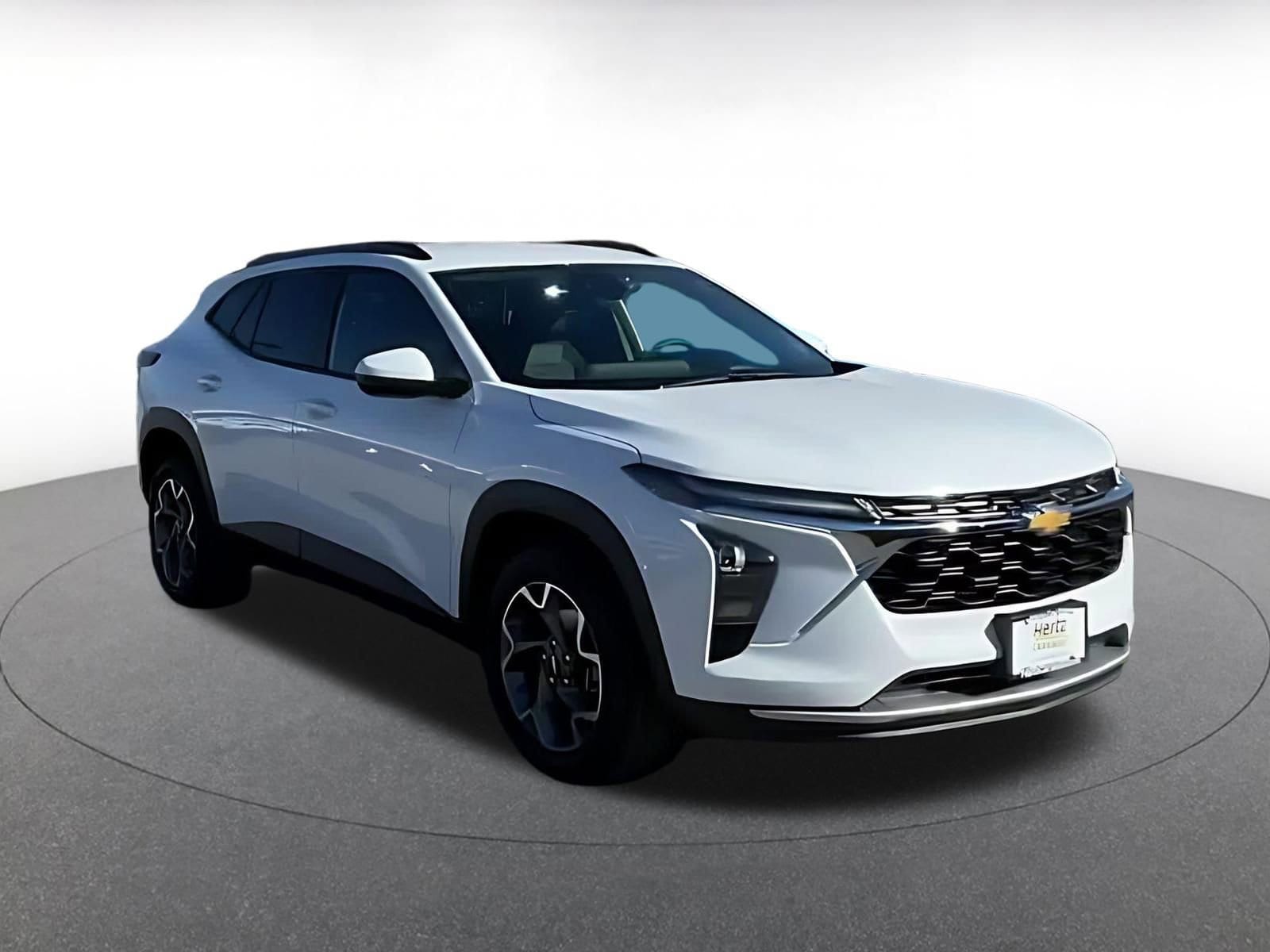 Thumbnail: 2025 Chevrolet Trax - 3