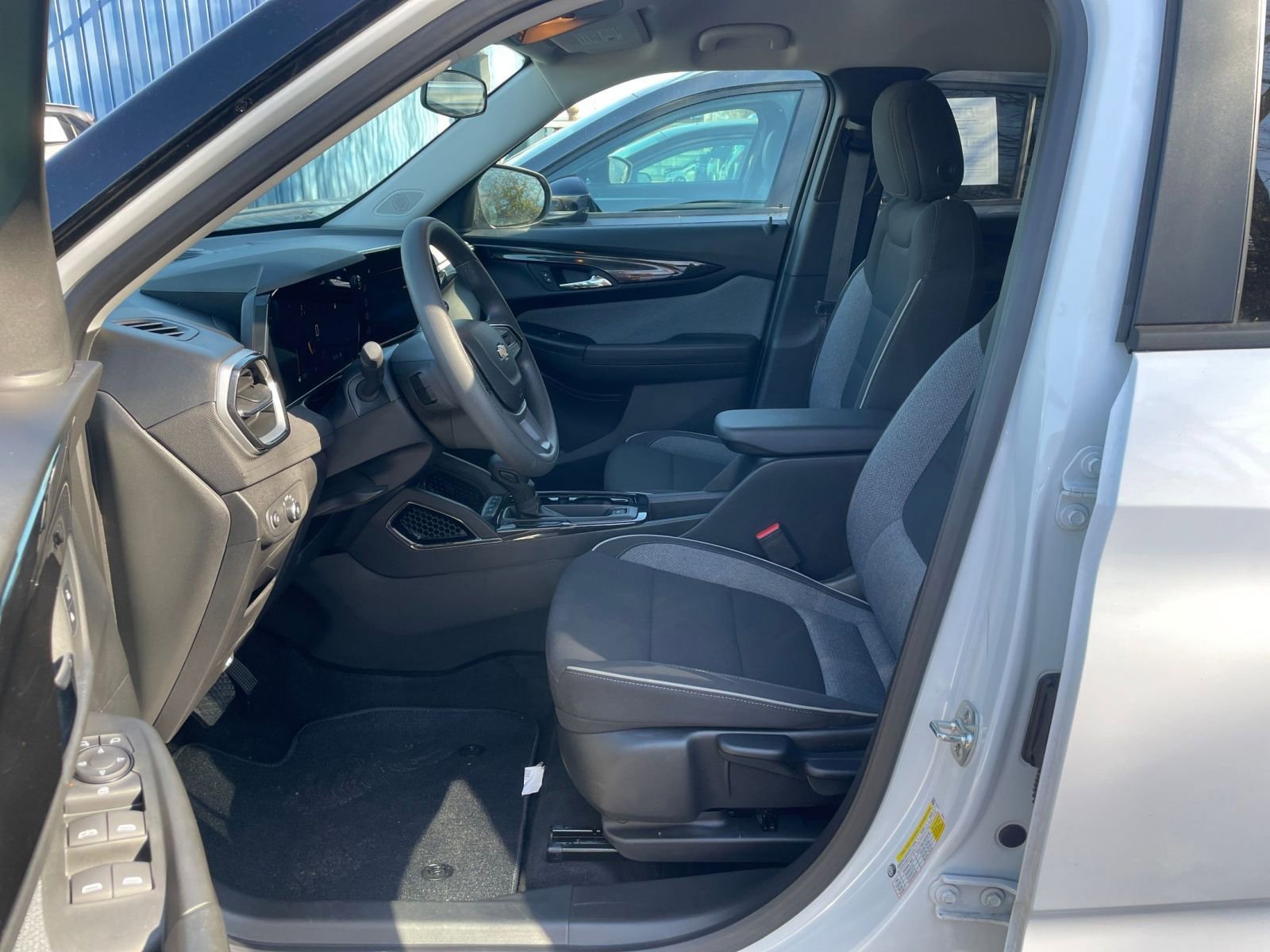 Thumbnail: 2025 Chevrolet TrailBlazer - 24