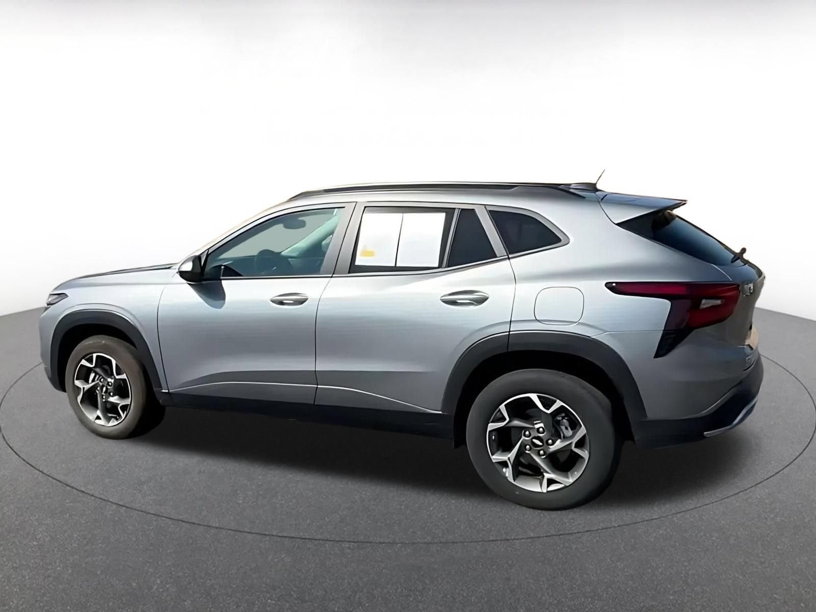 Thumbnail: 2025 Chevrolet Trax - 9