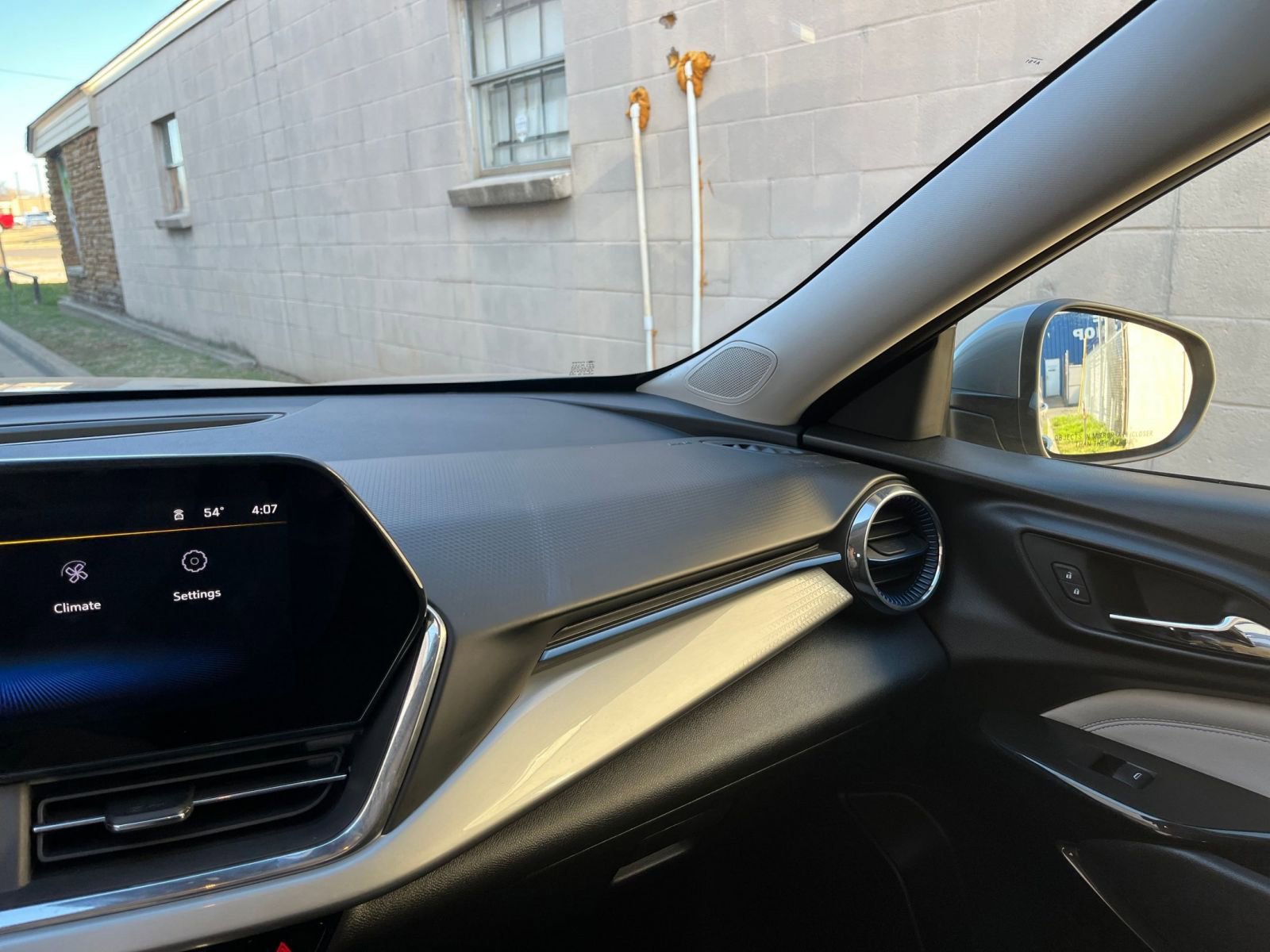 Thumbnail: 2025 Chevrolet Trax - 34