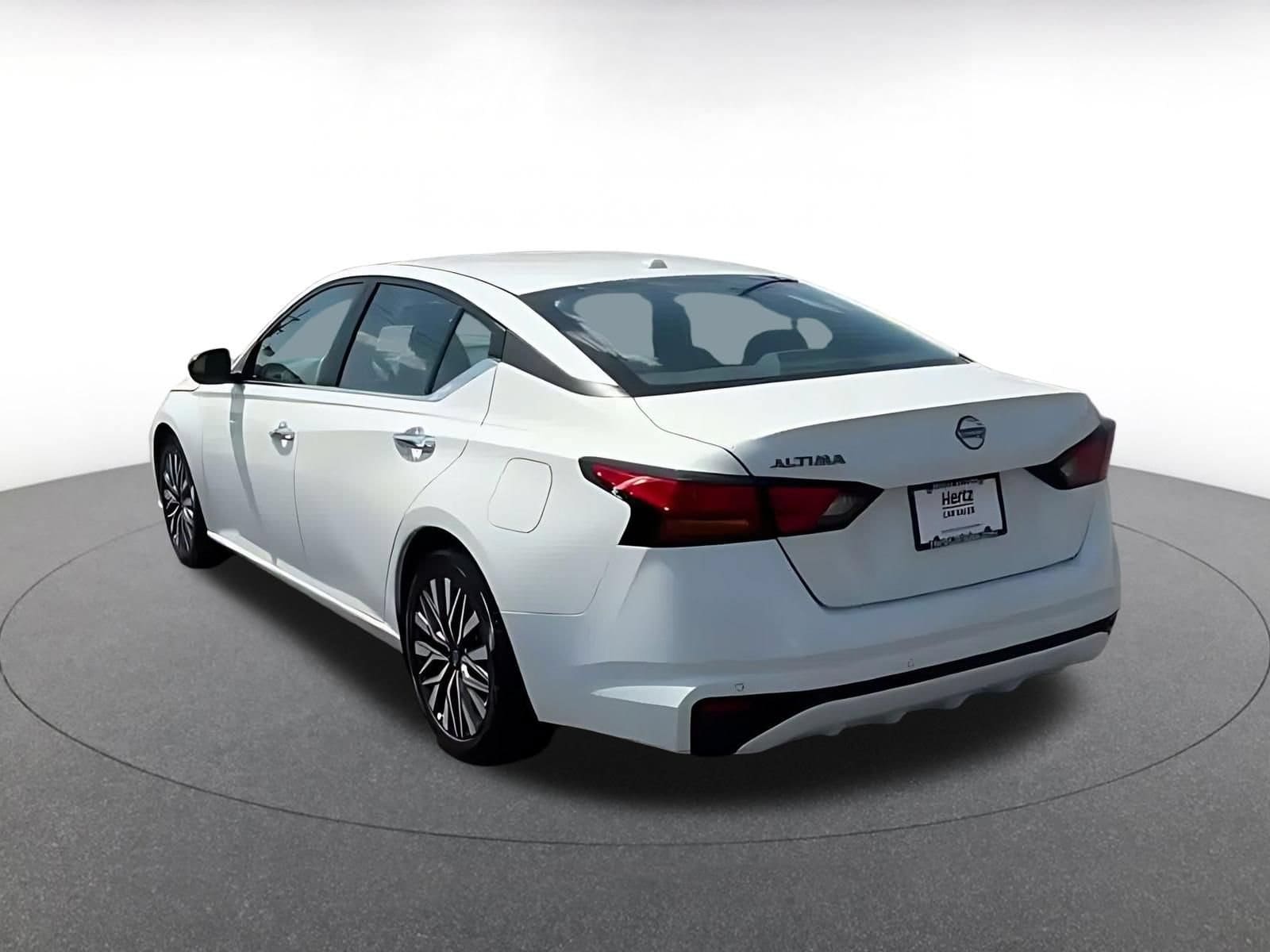 Thumbnail: 2025 Nissan Altima - 10