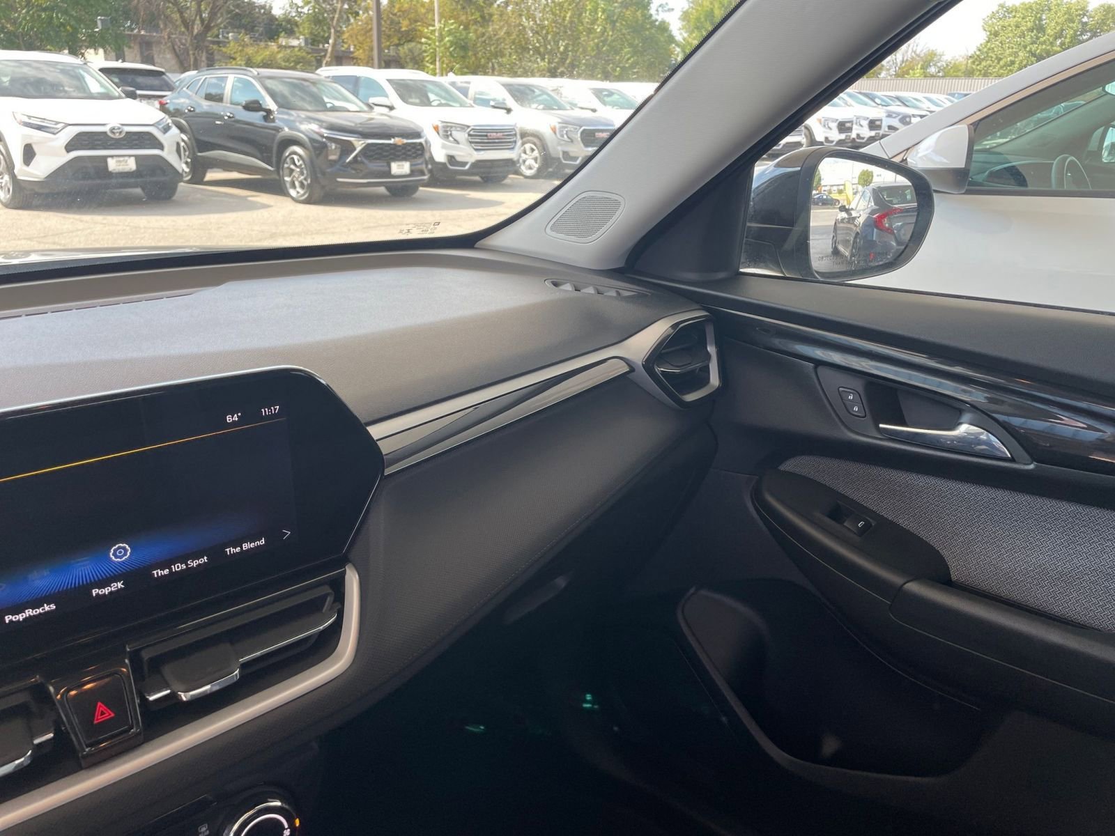 Thumbnail: 2025 Chevrolet TrailBlazer - 33