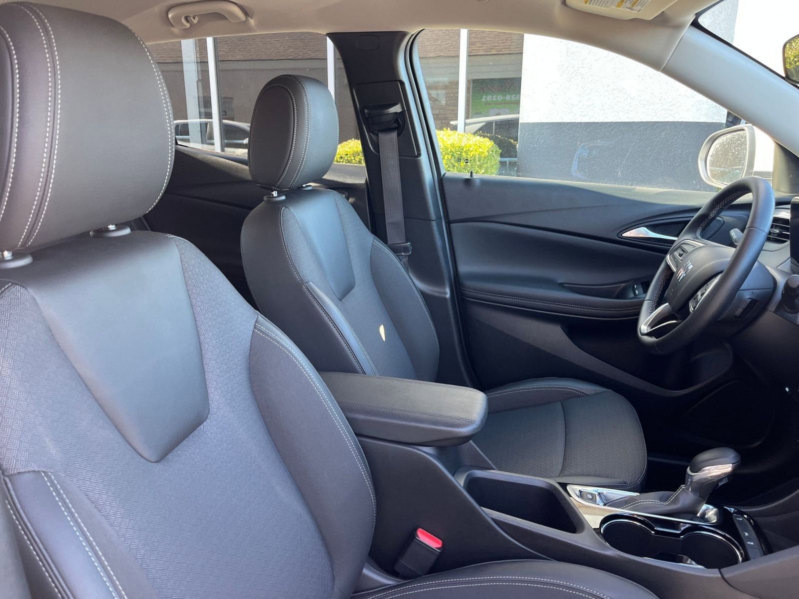 Thumbnail: 2025 Buick Encore GX - 34