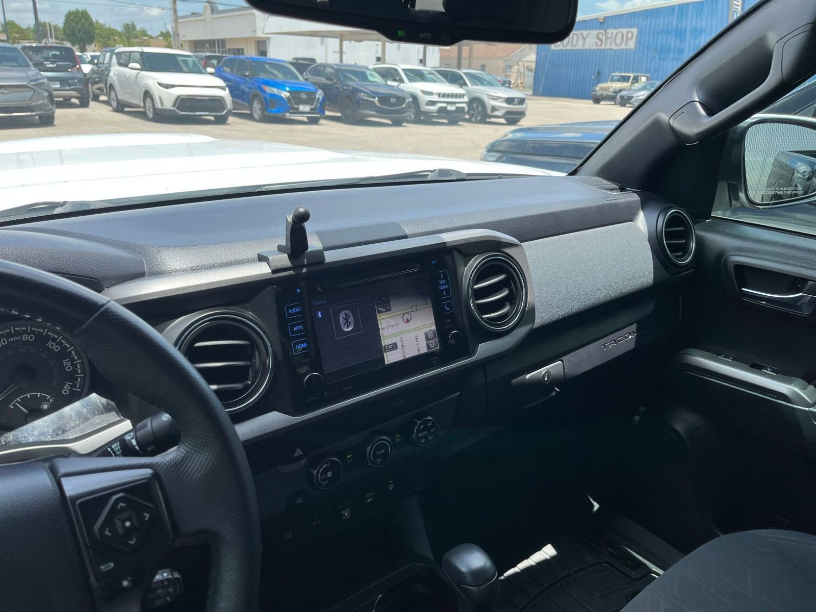 Thumbnail: 2019 Toyota Tacoma - 18