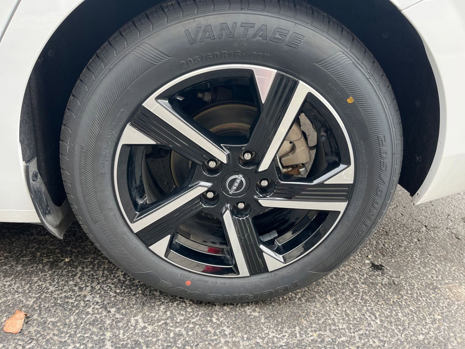 Thumbnail: 2025 Nissan Sentra - 28