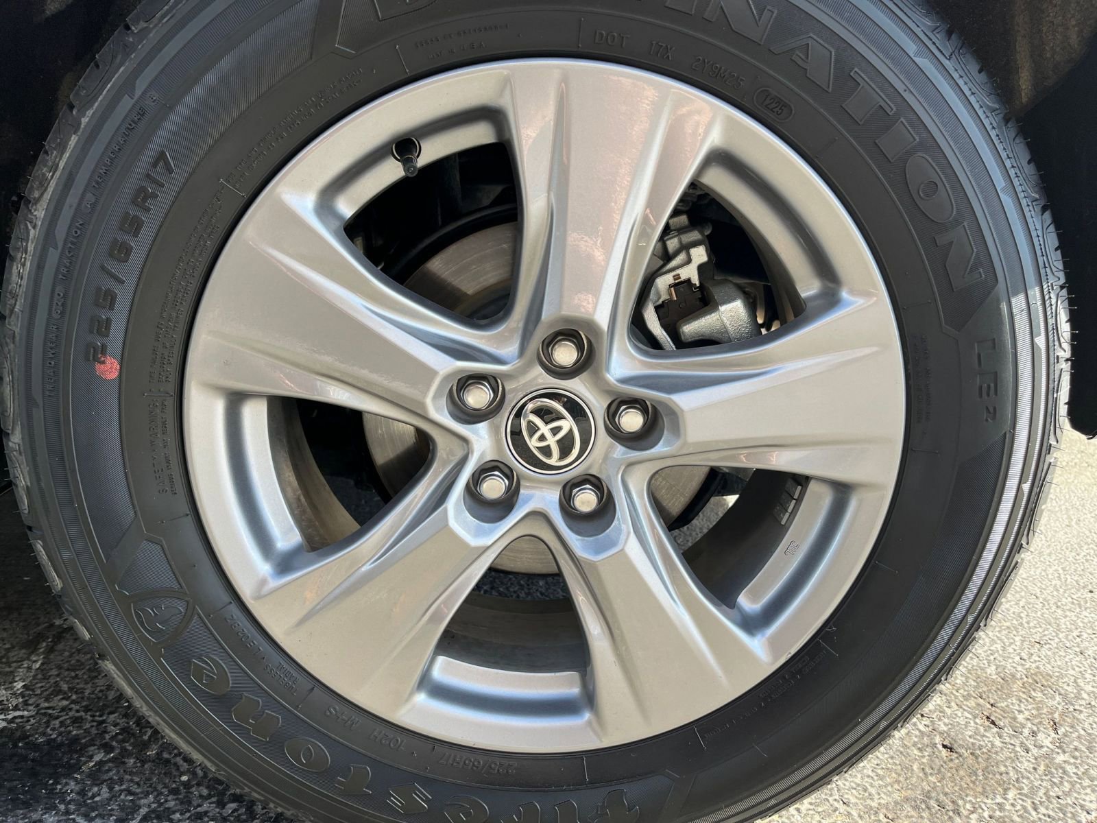 Thumbnail: 2025 Toyota RAV4 - 31