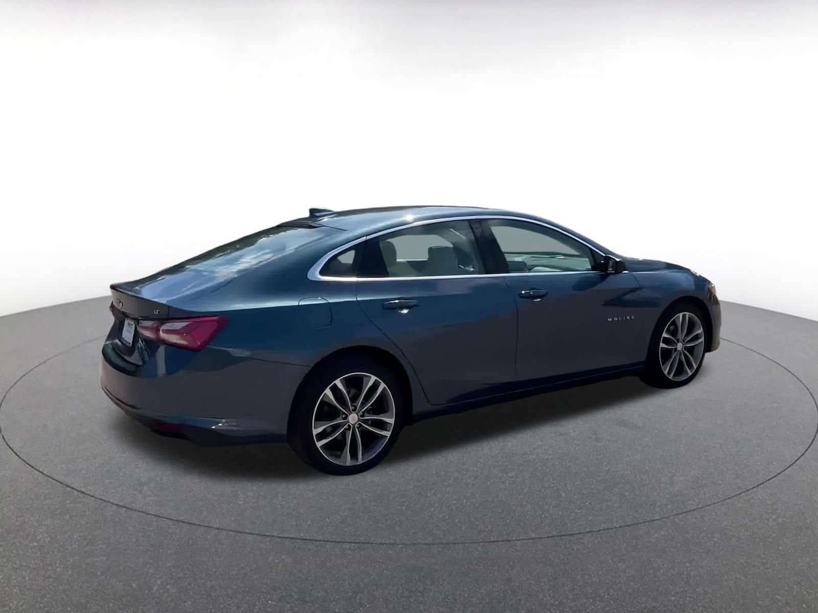 Thumbnail: 2024 Chevrolet Malibu - 14