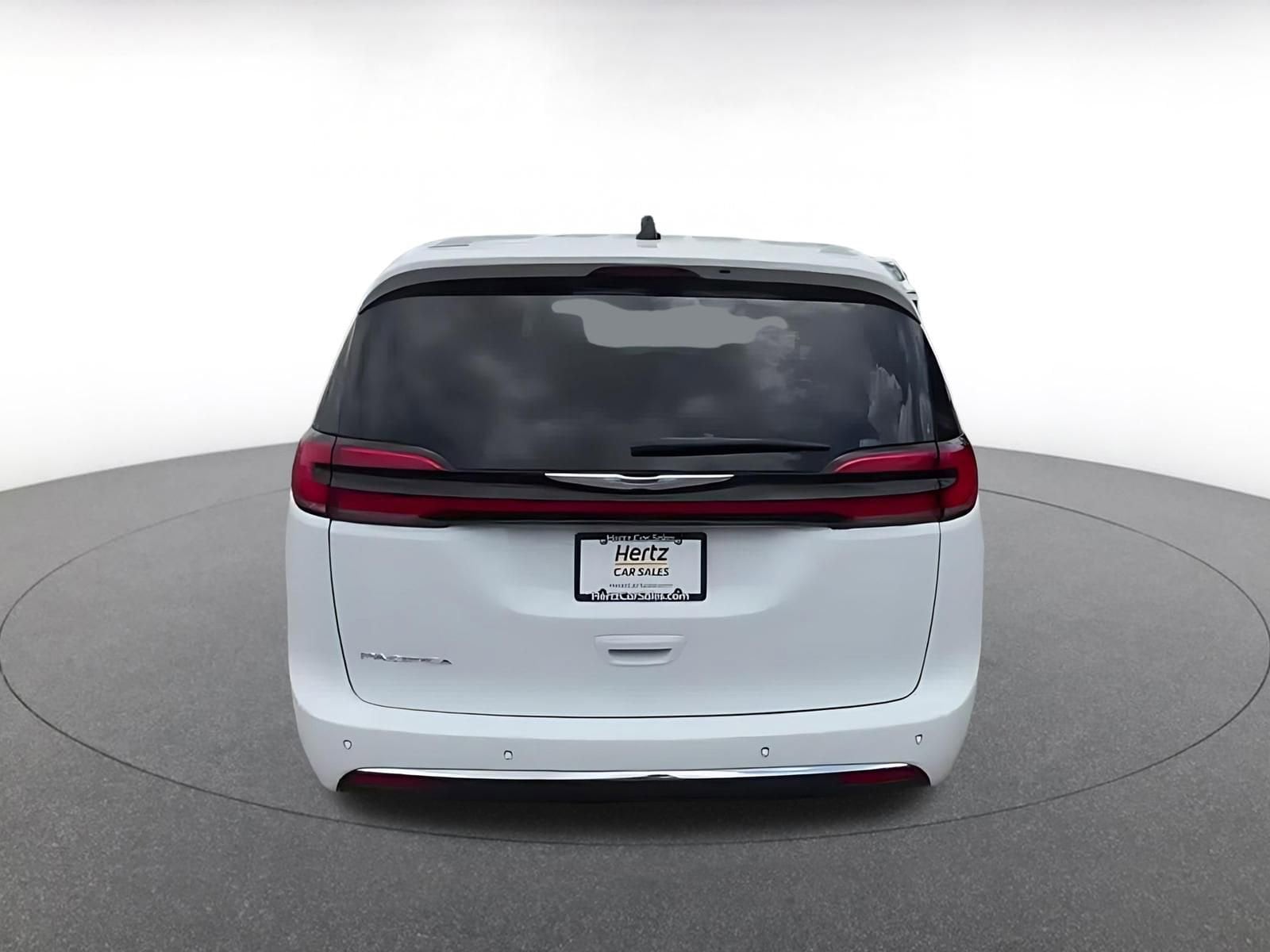 Thumbnail: 2025 Chrysler Pacifica - 12