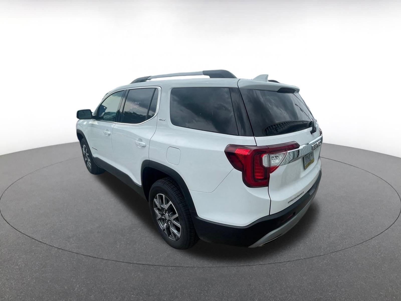 2023 GMC Acadia SLT 3