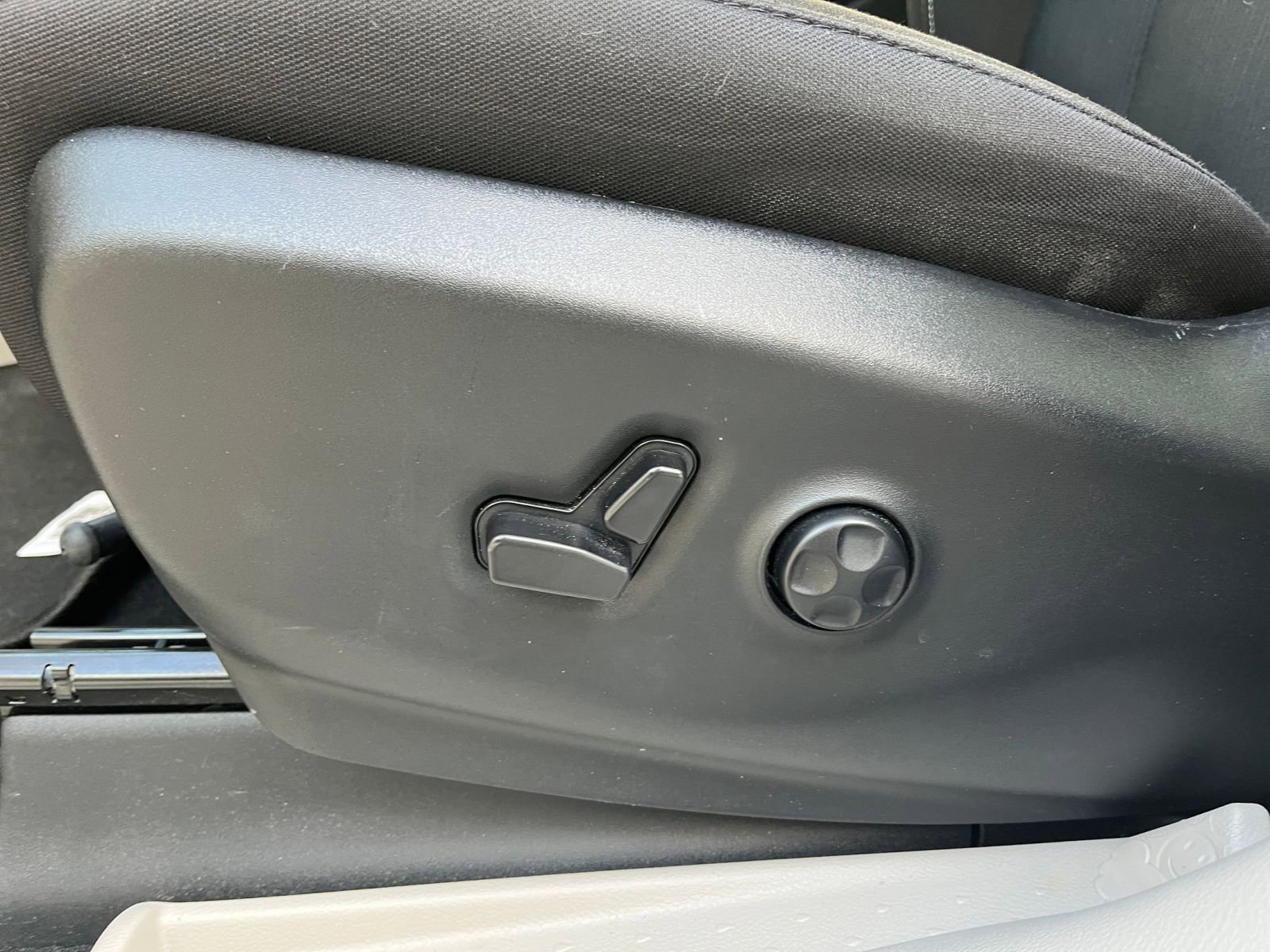 Thumbnail: 2024 Chrysler Voyager - 23