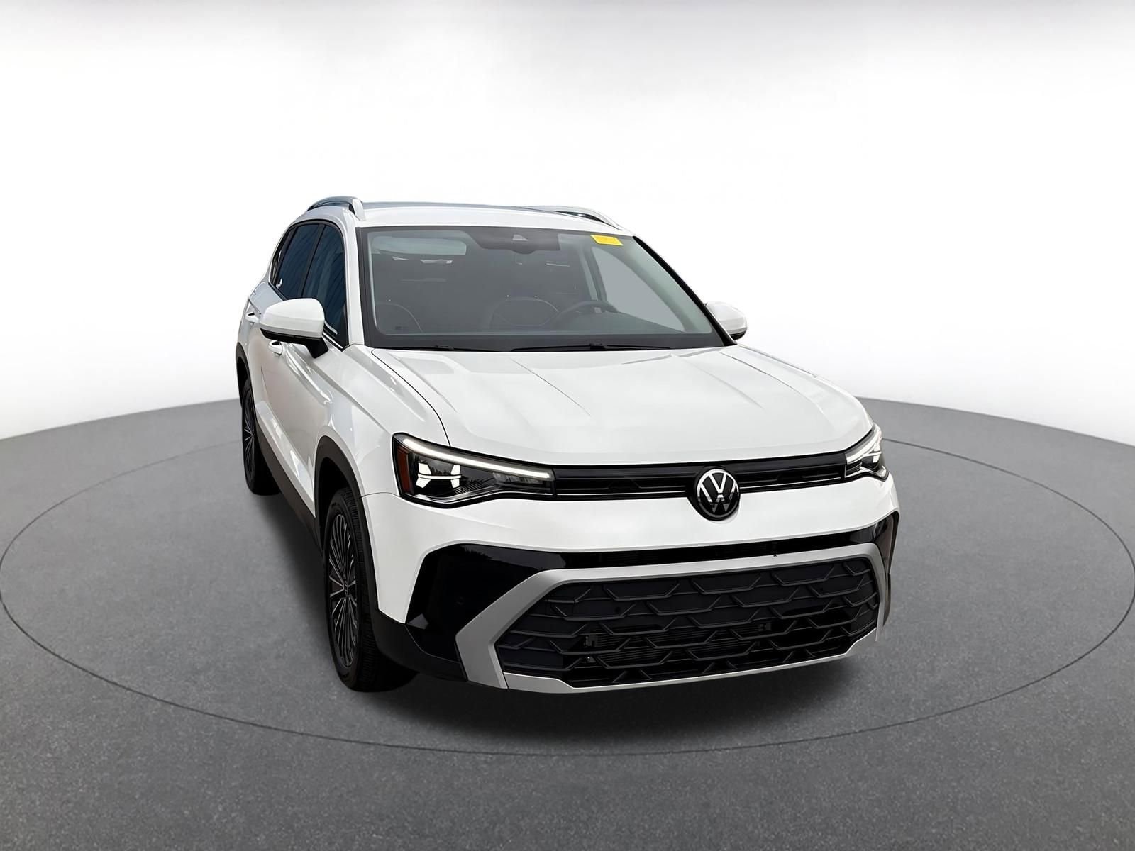 Thumbnail: 2025 Volkswagen Taos - 1