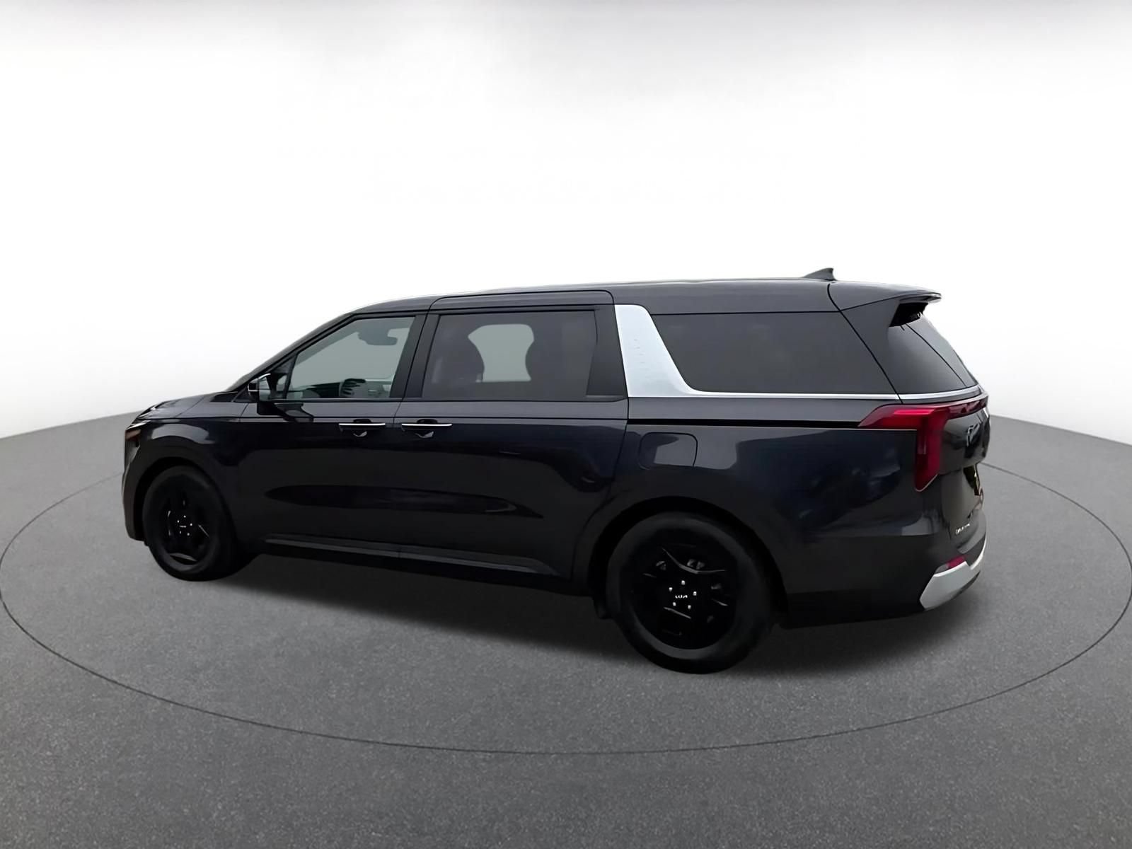Thumbnail: 2026 Kia Carnival - 10