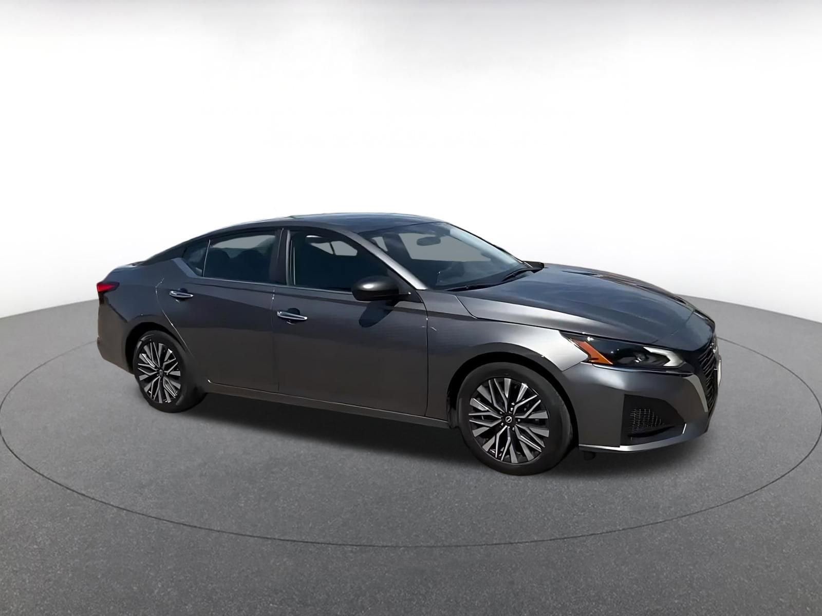 Thumbnail: 2025 Nissan Altima - 2