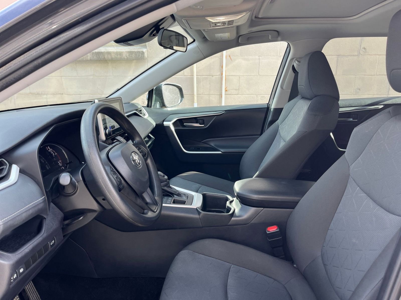 Thumbnail: 2025 Toyota RAV4 - 27