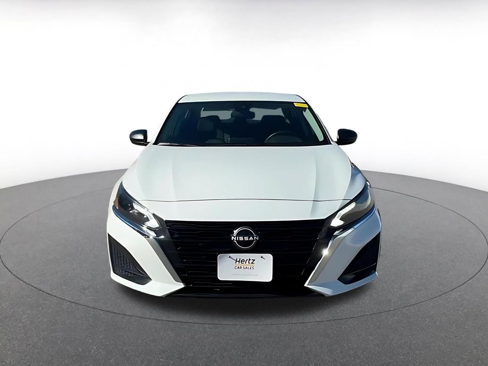 Thumbnail: 2025 Nissan Altima - 4