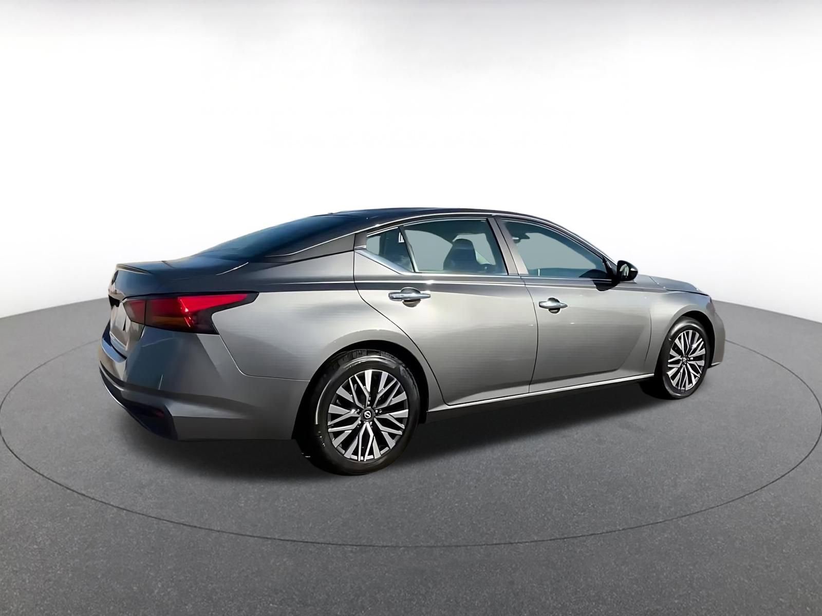 Thumbnail: 2025 Nissan Altima - 14