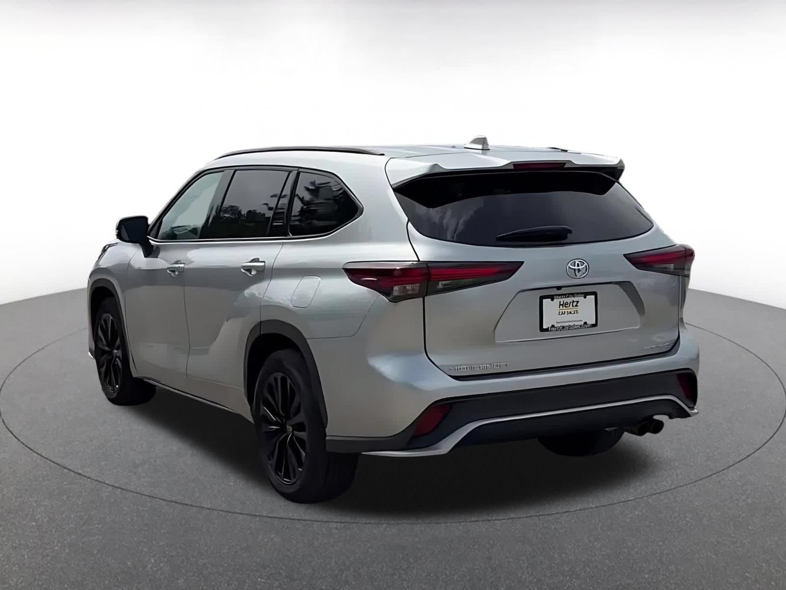 Thumbnail: 2025 Toyota Highlander - 11