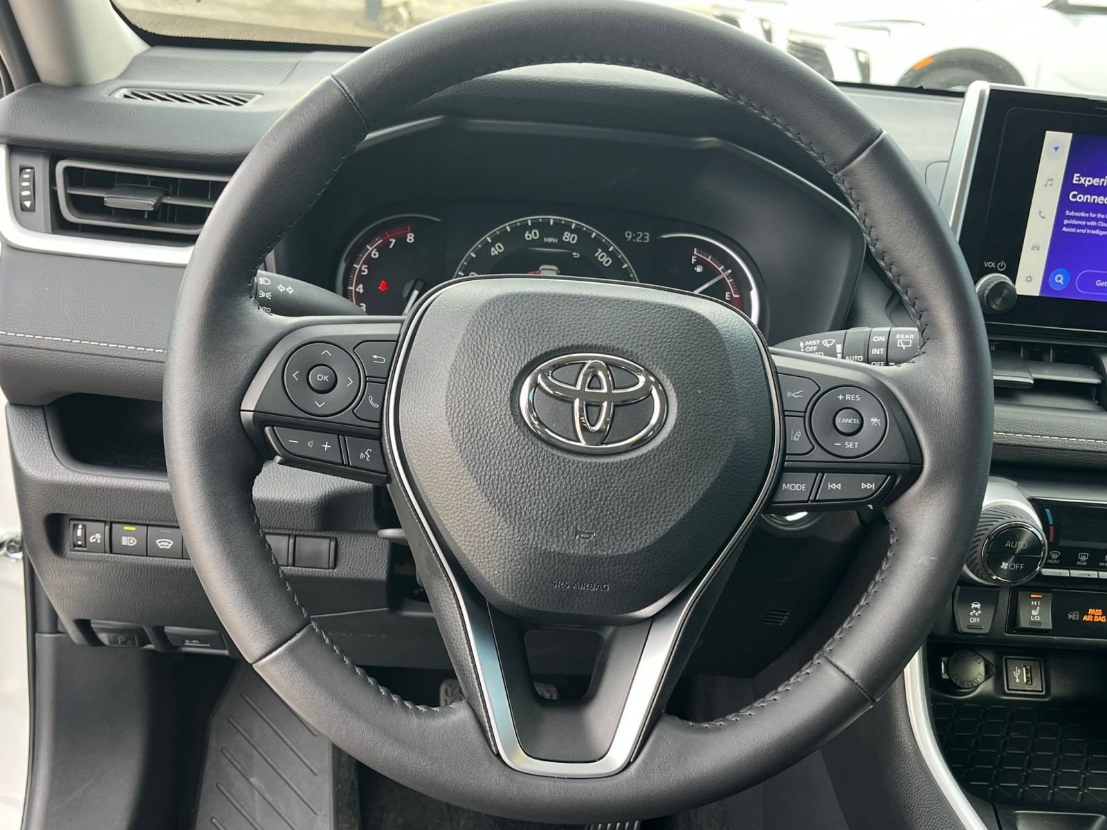 Thumbnail: 2025 Toyota RAV4 - 28