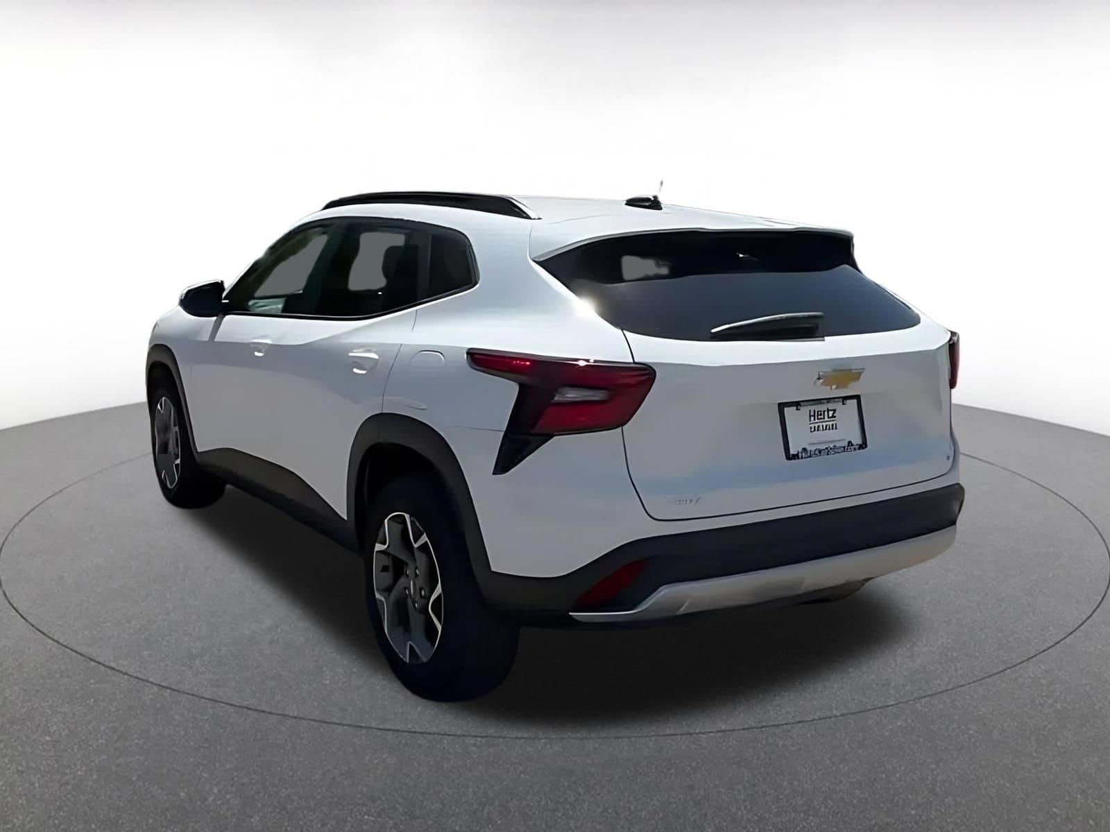 Thumbnail: 2025 Chevrolet Trax - 9