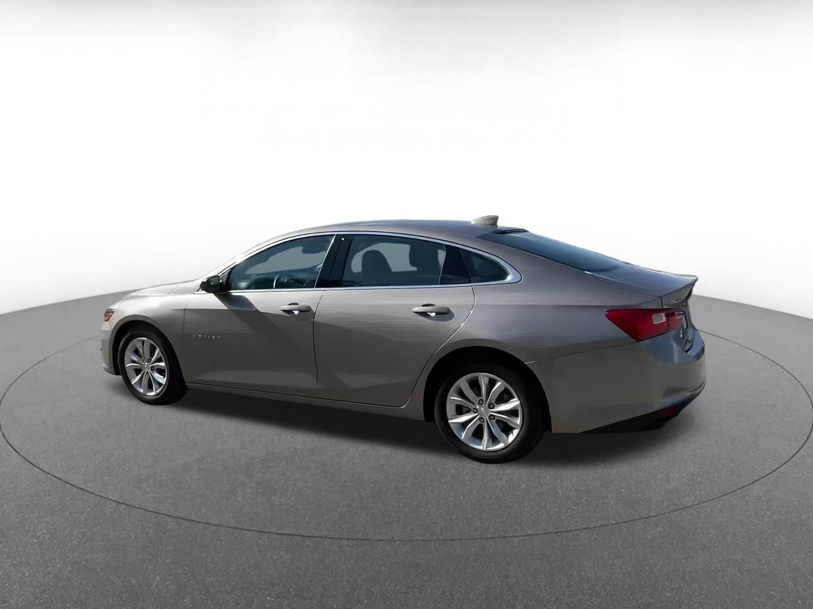 Thumbnail: 2024 Chevrolet Malibu - 10